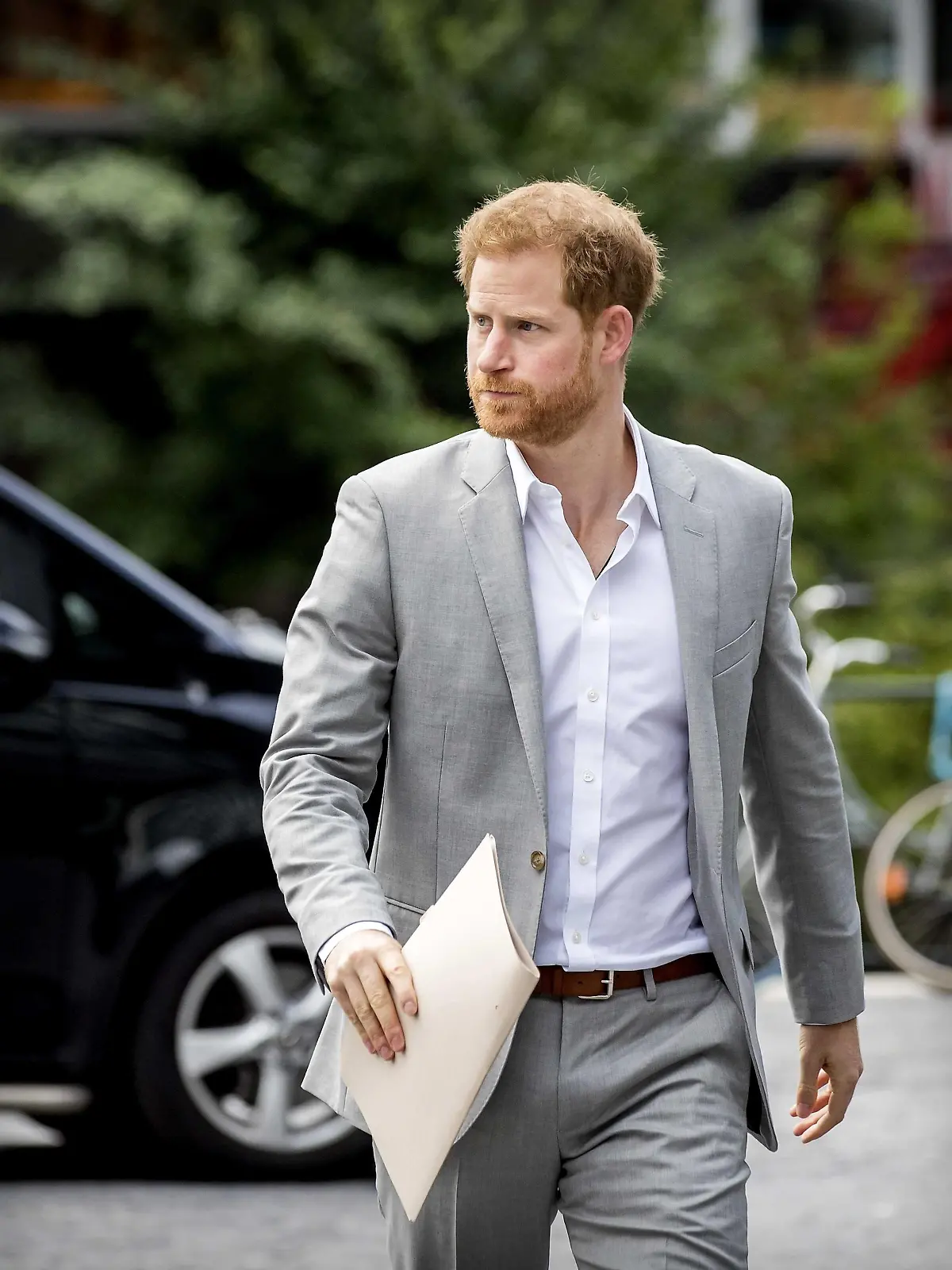 Prinz Harry soll sich am Geburtstag seiner Großmutter mit einer ganz besonderen Frau getroffen haben.
