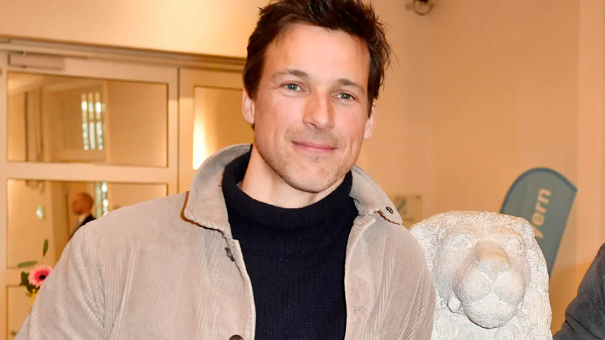 Florian David Fitz ist im Krankenhaus - der Aufenthalt bringt ihn zum Nachdenken.