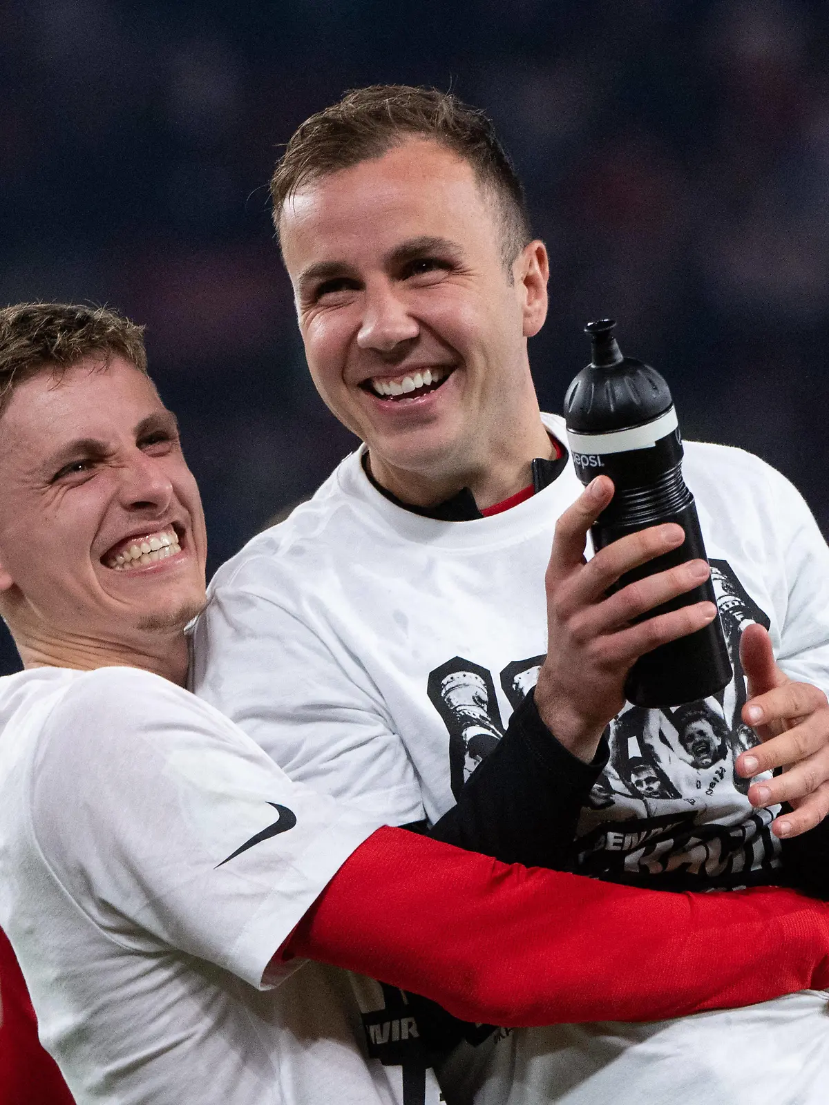 Jesper Lindstroem Eintracht Frankfurt, 29, Mario Goetze Eintracht Frankfurt, 27 jubeln ueber den Sieg, GER, VfB Stuttgart vs. Eintracht Frankfurt SGE, Fussball DFB Pokal, Halbfinale, Spielzeit 2022/2023, 03.05.2023 DFB/DFL regulations prohibit any use of photographs as image sequences and/or quasi-video GER, VfB Stuttgart vs. Eintracht Frankfurt, Fussball DFB Pokal, Halbfinale, Spielzeit 2022/2023, 03.05.2023 Stuttgart *** Jesper Lindstroem Eintracht Frankfurt, 29 , Mario Goetze Eintracht Frankfurt, 27 jubilate over victory, GER, VfB Stuttgart vs Eintracht Frankfurt SGE , Fussball DFB Pokal, Halbfinale, Spielzeit 2022 2023, 03 05 2023 DFB DFL regulations prohibit any use of photographs as image sequences and or quasi video GER, VfB Stuttgart vs Eintracht Frankfurt, Fussball DFB Pokal, Halbfinale, Spielzeit 2022 2023, 03 05 2023 Stuttgart Copyright: xEibner-Pressefoto/Memmlerx EP_MMR