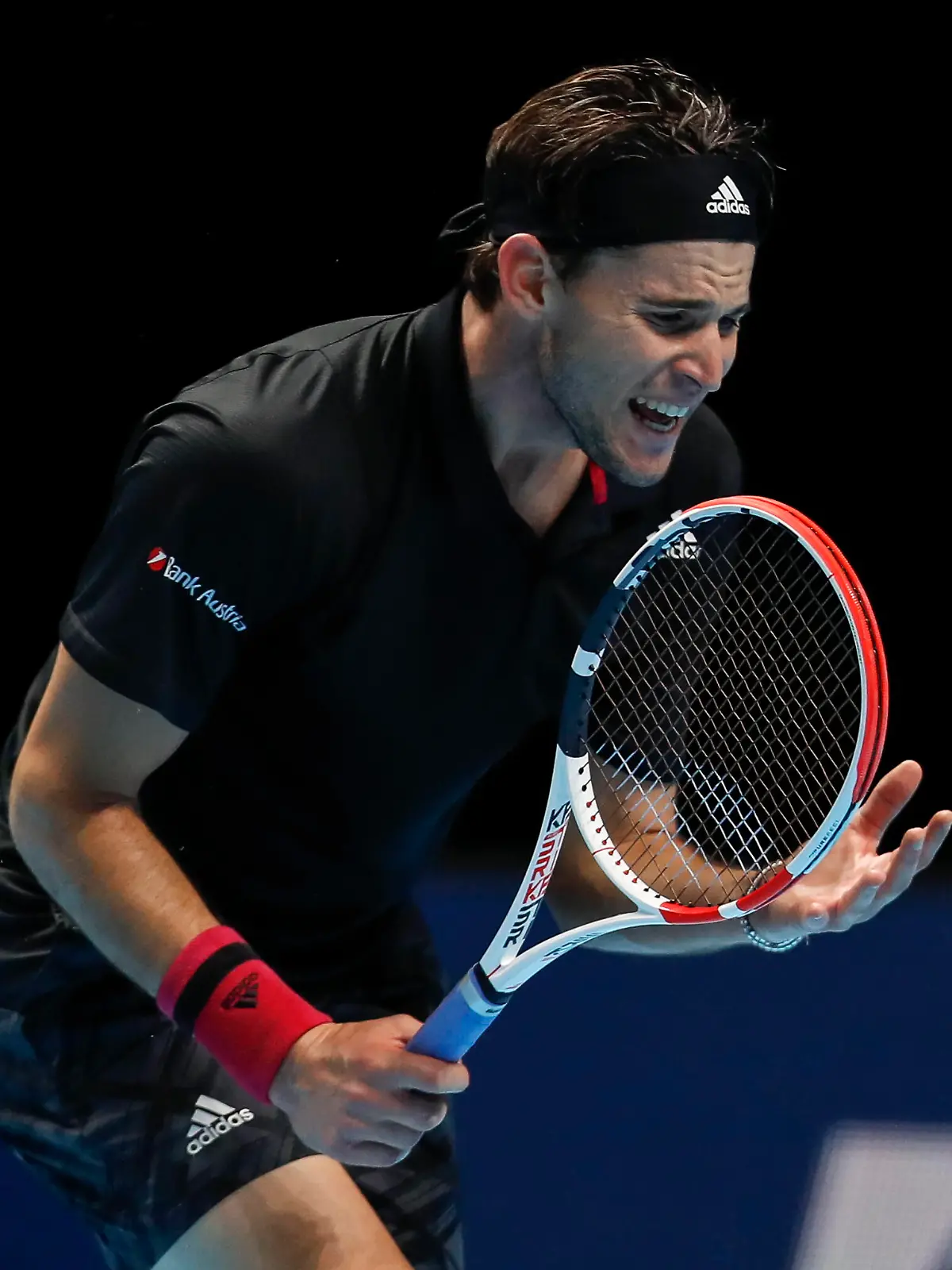  201123 -- LONDON, Nov. 23, 2020 -- Dominic Thiem of Austria reacts during the singles final against Daniil Medvedev of Russia at the ATP, Tennis Herren World Tour Finals 2020 in London, Britain, Nov. 22, 2020.  SPBRITAIN-LONDON-TENNIS-ATP FINALS-FINAL HanxYan PUBLICATIONxNOTxINxCHN