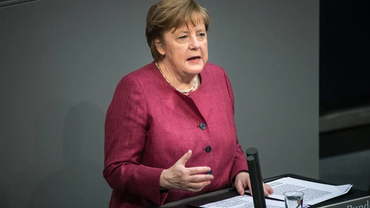  Bundeskanzlerin Angela Merkel CDU spricht am 16. April 2021 mit einer FFP2 Maske im Bundestag waehrend der ersten Lesung zum Bevölkerungsschutzgesetz und der Verschaerfung des Infektionsschutzgesetzes. Bundestag zum Infektionsschutzgesetz *** Chancellor Angela Merkel CDU speaks on April 16, 2021 with a FFP2 mask in the Bundestag during the first reading of the population protection law and the tightening of the infection protection law Bundestag to the infection protection law