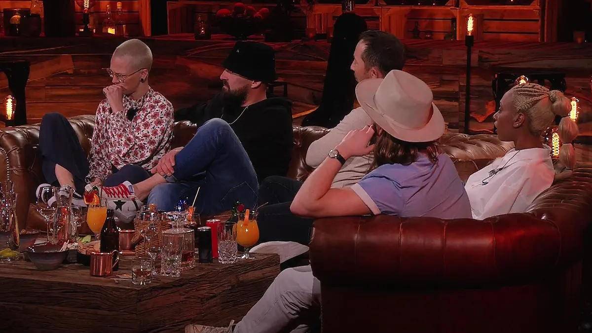 Als Joris bei „Sing meinen Song“ von seinen Erfahrungen in Ansbach erzählt, hängen die anderen Stars fassungslos an den Lippen des Singer-Songwriters.