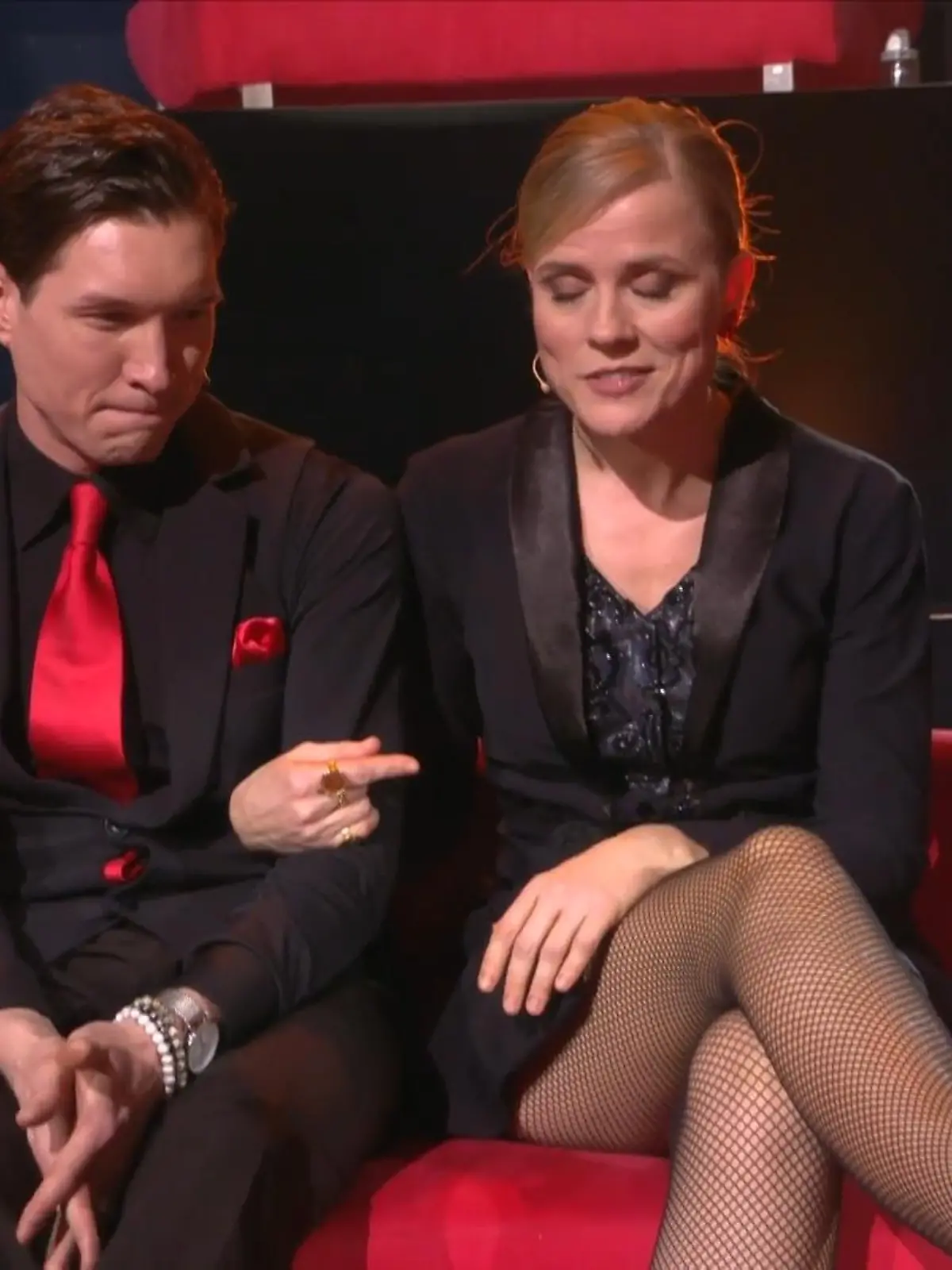 Ilse DeLange hat Schmerzen im Fuß