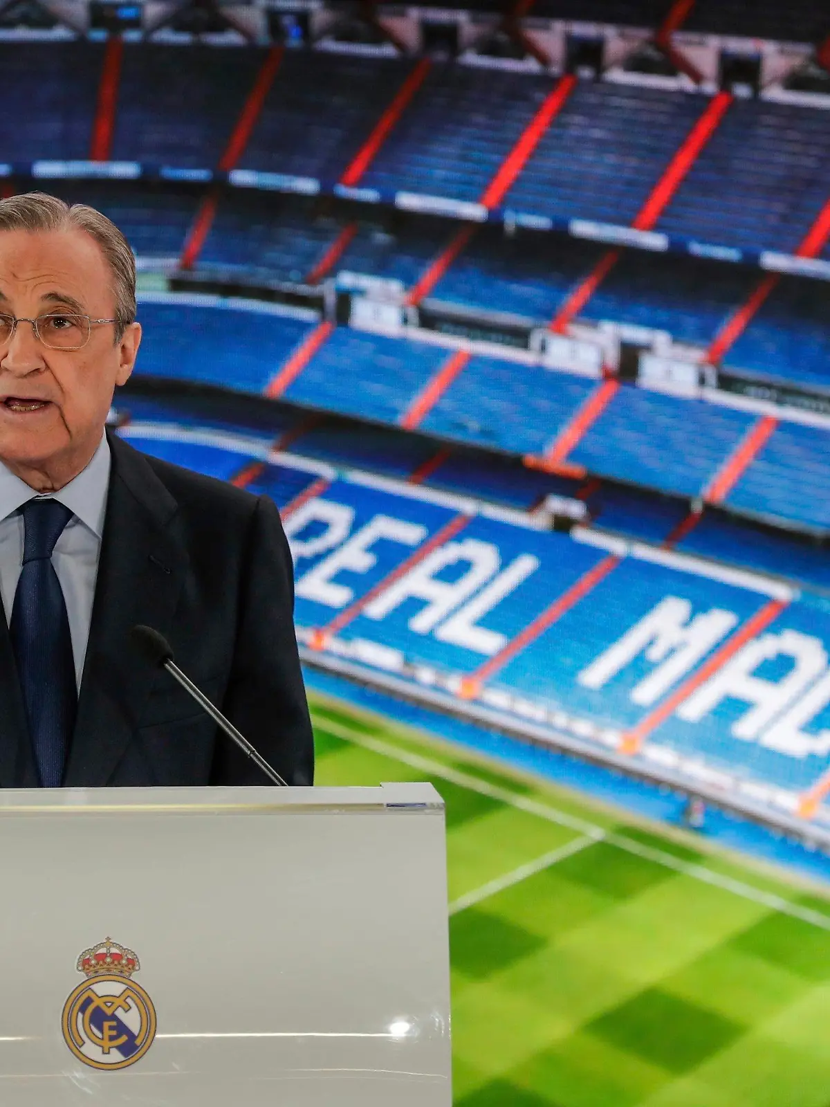 ARCHIV - 13.06.2019, Spanien, Madrid: Florentino Peréz, Präsident des Real Madrid, spricht bei der Präsentation des belgischen Stürmers Hazard im Santiago Bernabeu Stadion. (zu dpa «Real-Präsident Peréz: Super League ist noch nicht gescheitert») Foto: Manu Fernandez/AP/dpa +++ dpa-Bildfunk +++