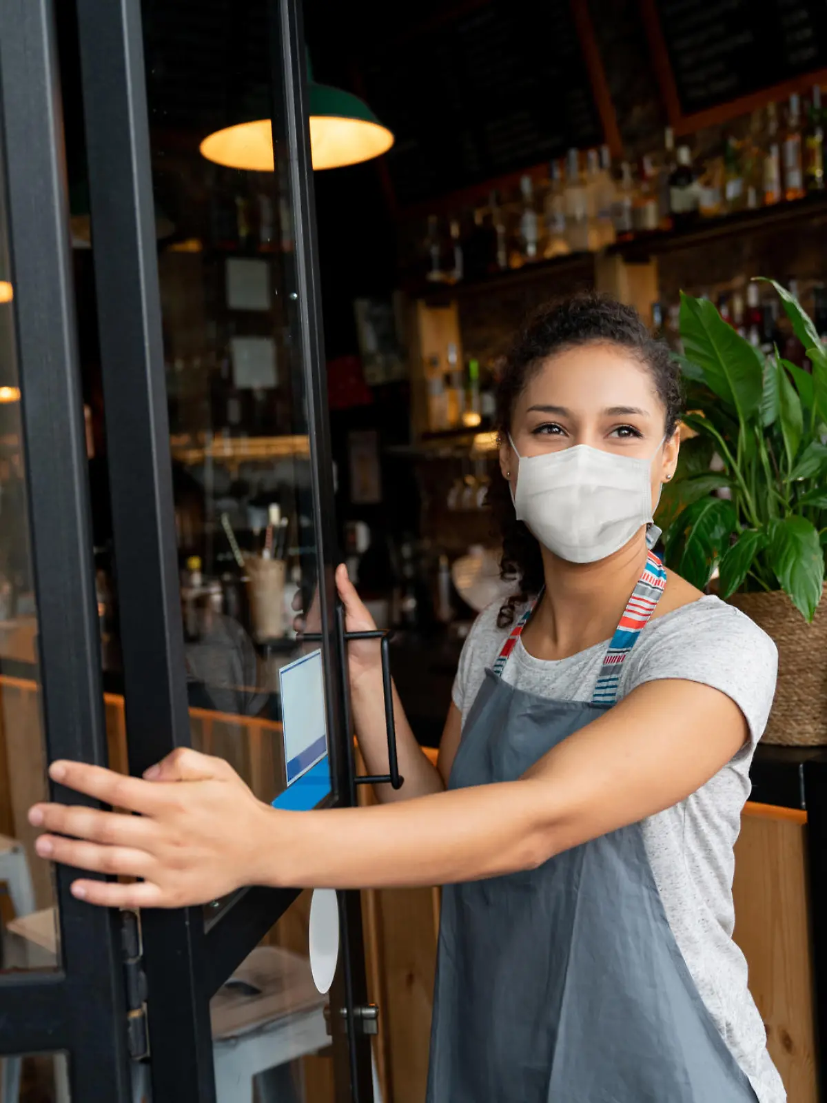 Gastronomin öffnet ihr Café