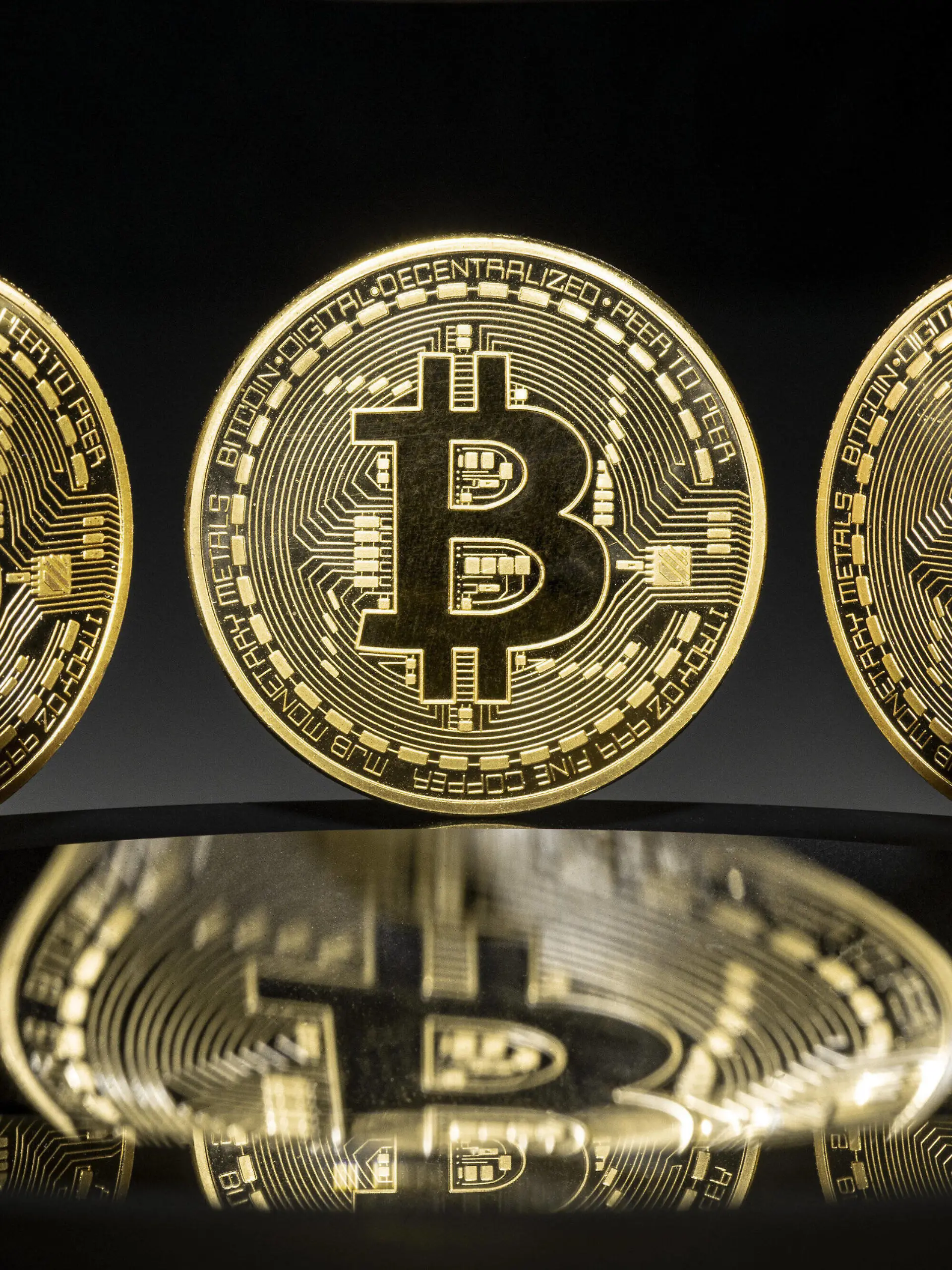  Symbolbild zum Thema Bitcoins - virtuelle Waehrung. Berlin, 03.01.2020. Berlin Deutschland *** Symbolic picture on the subject of Bitcoins virtual currency Berlin, 03 01 2020 Berlin Germany PUBLICATIONxINxGERxSUIxAUTxONLY Copyright: xJaninexSchmitz/photothek.netx