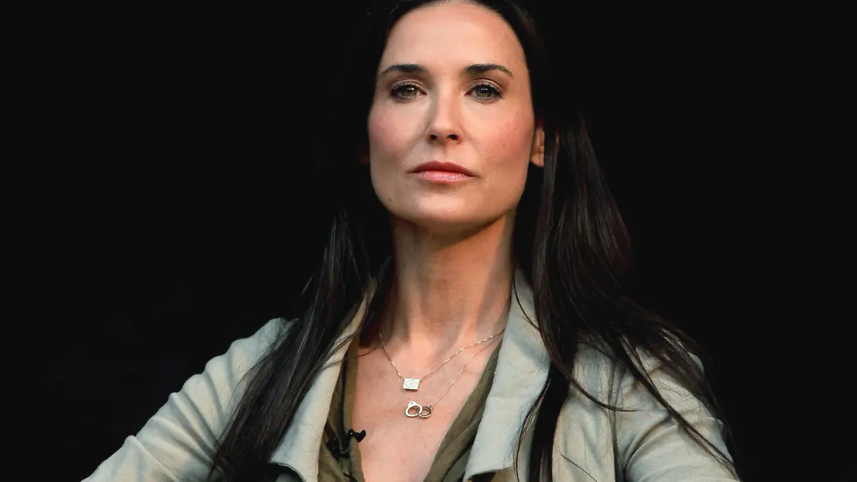 ARCHIV - Demi Moore am 07.04.2011 in Kathmandu in Nepal. Foto: NARENDRA SHRESTHA (zu dpa "Toter in Demi Moores Swimmingpool gefunden" vom 19.07.2015) +++(c) dpa - Bildfunk+++