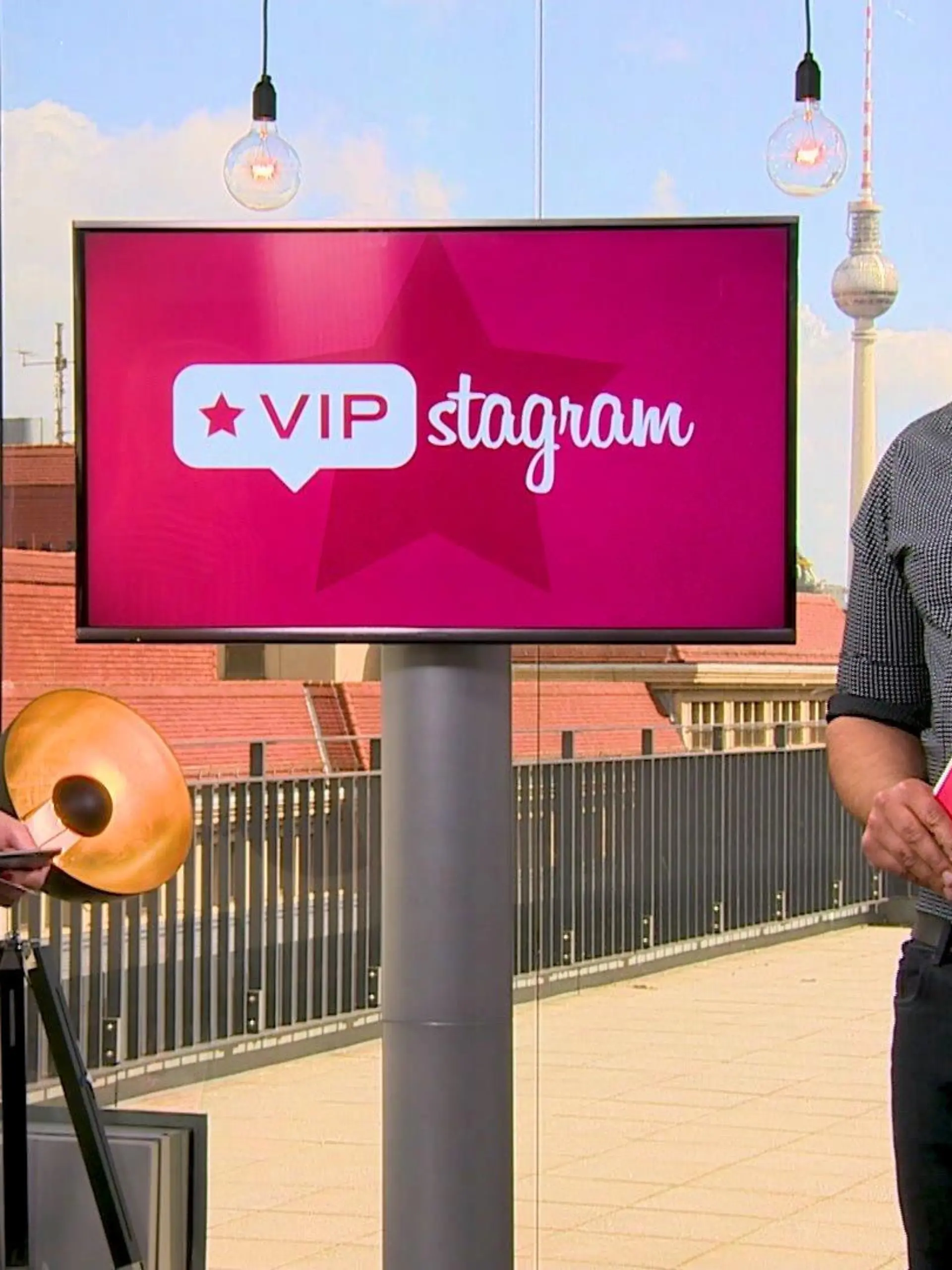 Im RTL.de-Talk "VIPstagram" sprechen die Moderatoren Kena Amoa und Tanja Bülter über die Social-Media-Hingucker und die größten Aufreger der Woche.