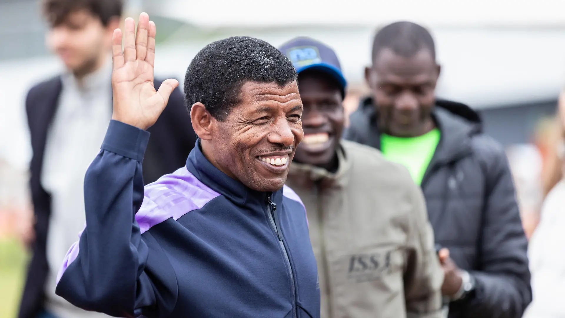 Adizero: Road to Records Herzogenaurach / Deutschland, 29.04.2023 Ehrengast Haile Gebrselassie ETH beim Lauf-Event Adizero: Road to Records am 29.04.2023 rund um das Adidas-Headquarter in Herzogenaurach Deutschland *** Adizero Road to Records Herzogenaurach Germany, 29 04 2023 Guest of honor Haile Gebrselassie ETH at the running event Adizero Road to Records on 29 04 2023 around the Adidas headquarters in Herzogenaurach Germany Copyright: xBEAUTIFULxSPORTS/Meurerx
