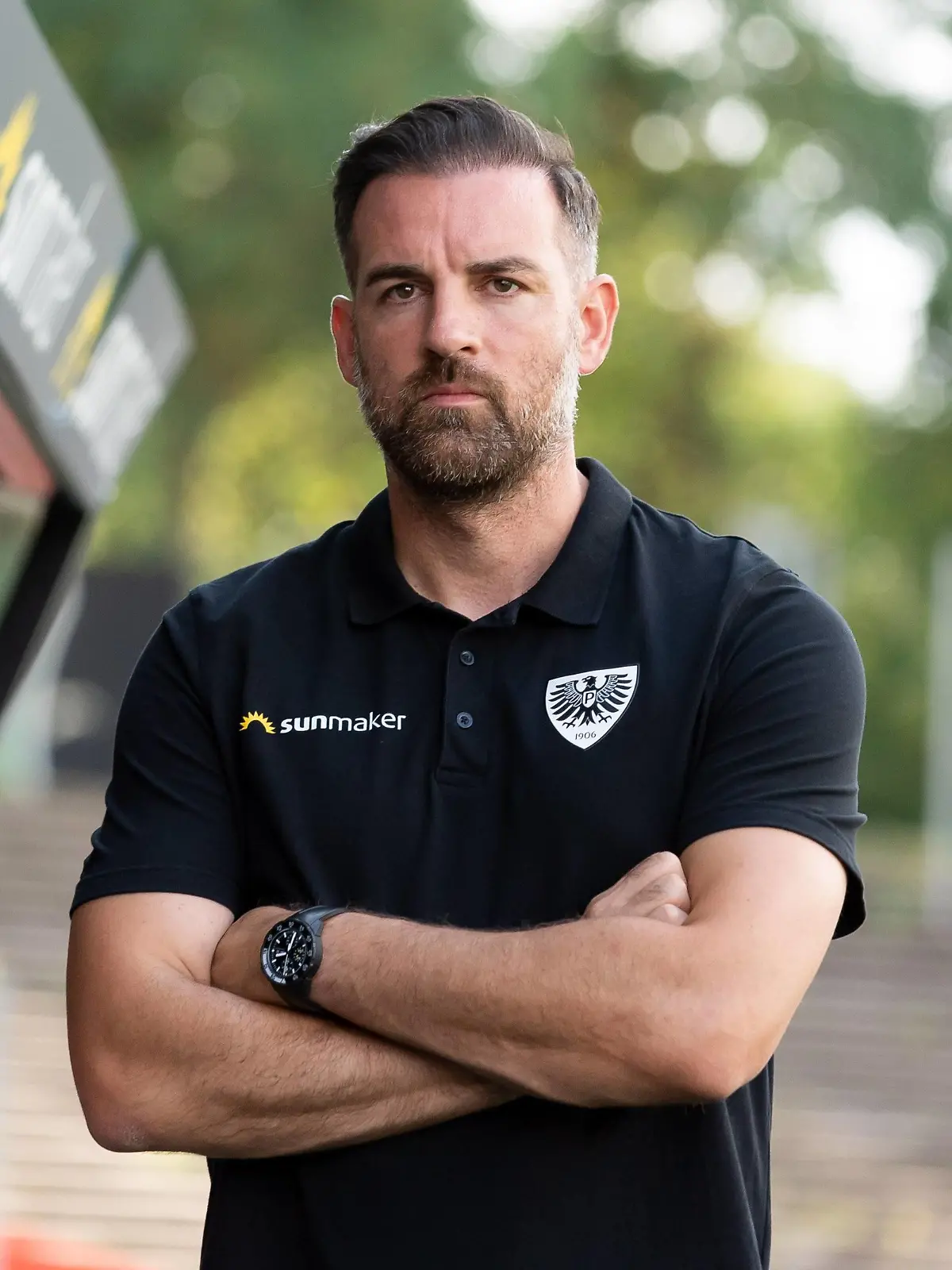 Muenster, Germany 10.08.2019, Freundschaftsspiel, Testspiel, Preussen Muenster - Borussia Dortmund, Christoph Metzelder schaut ( Muenster Preussenstadion North Rhine-Westphalia Germany eu-images-01061006861 *** Muenster, Germany 10 08 2019, friendly match, test match, Prussia Muenster Borussia Dortmund, Christoph Metzelder watching Muenster Preussenstadion North Rhine Westphalia Germany eu images 01061006861 eu-images-061  