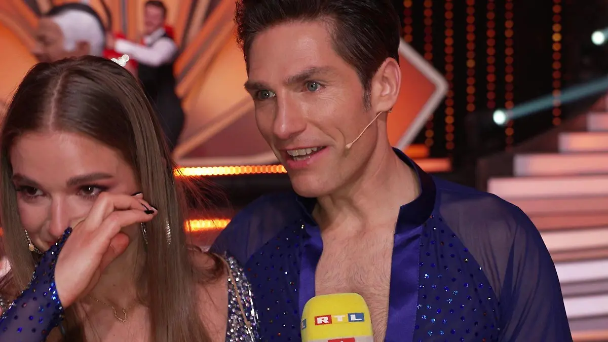 Lola Weippert kann ihre Tränen nicht zurückhalten Emotionaler Ausbruch bei "Let's Dance"