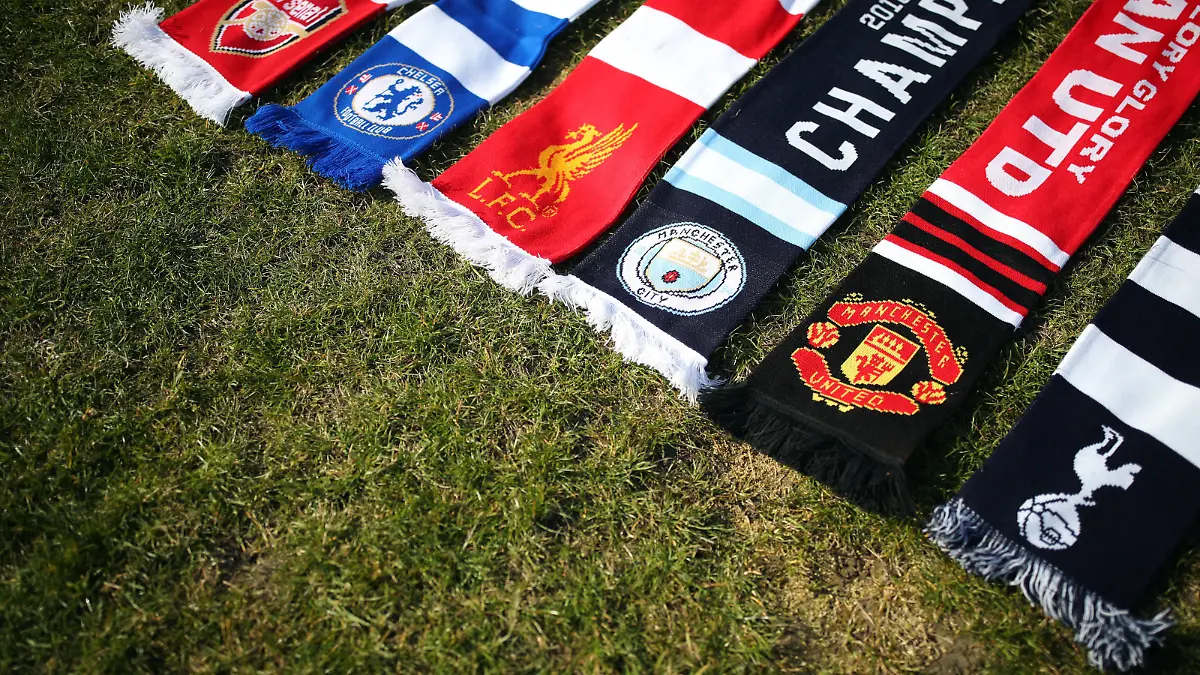  European Super League reaction A selection of scarves pictured at Hackney Marshes, London, of the English soccer Premier League teams left-right Arsenal, Chelsea, Liverpool, Manchester City, Manchester United, ManU and Tottenham Hotspur, who announced in a joint statement they are to join a new European Super League. Picture date: Monday April 19, 2021. PUBLICATIONxINxGERxSUIxAUTxONLY Copyright: xYuixMokx 59286042