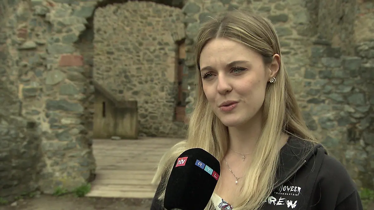 Johanna vom Halloween-Team der Burg Frankenstein in Mühltal.