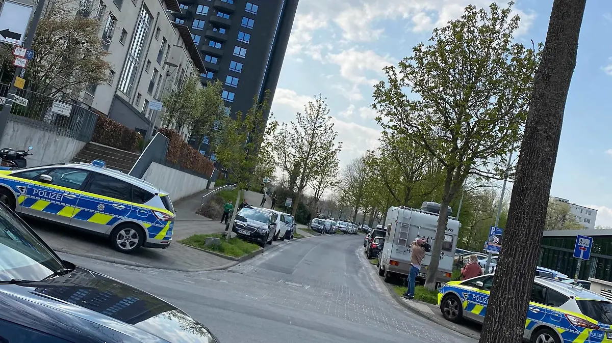 Polizeiwagen am Einsatzort in Köln