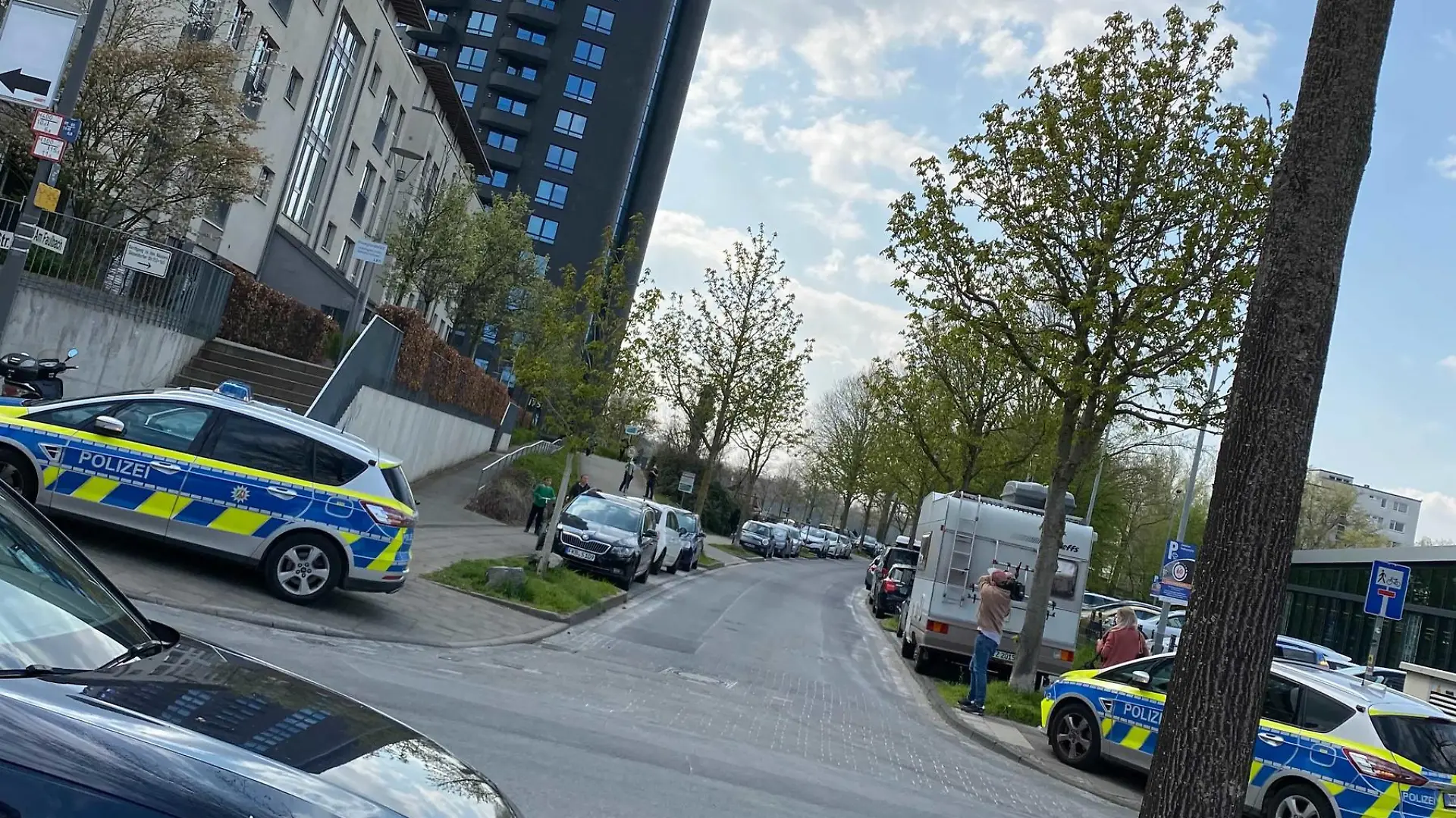 Polizeiwagen am Einsatzort in Köln