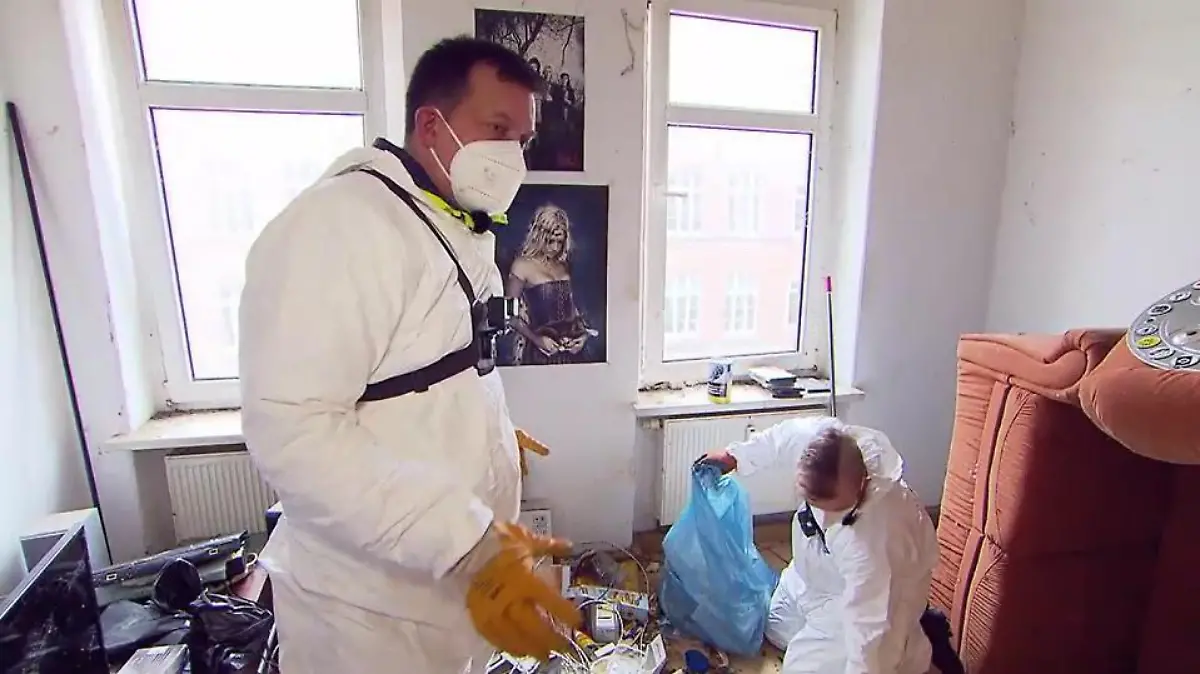 Nico Ebert (45), Chef einer Entrümpelungsfirma