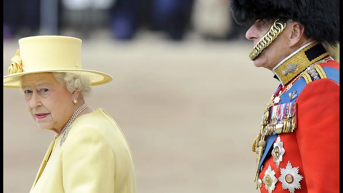 Queen Elizabeth II and Prince Philip, the Duke of Edinburgh attend the Queen s Trooping of the Colour, The Queen s Birthday Parade, on Horse Guards Parade, Saturday June 16, 2012 AndrewxParsons/i-Images PUBLICATIONxINxGERxSUIxAUTxHUNxONLY AJP