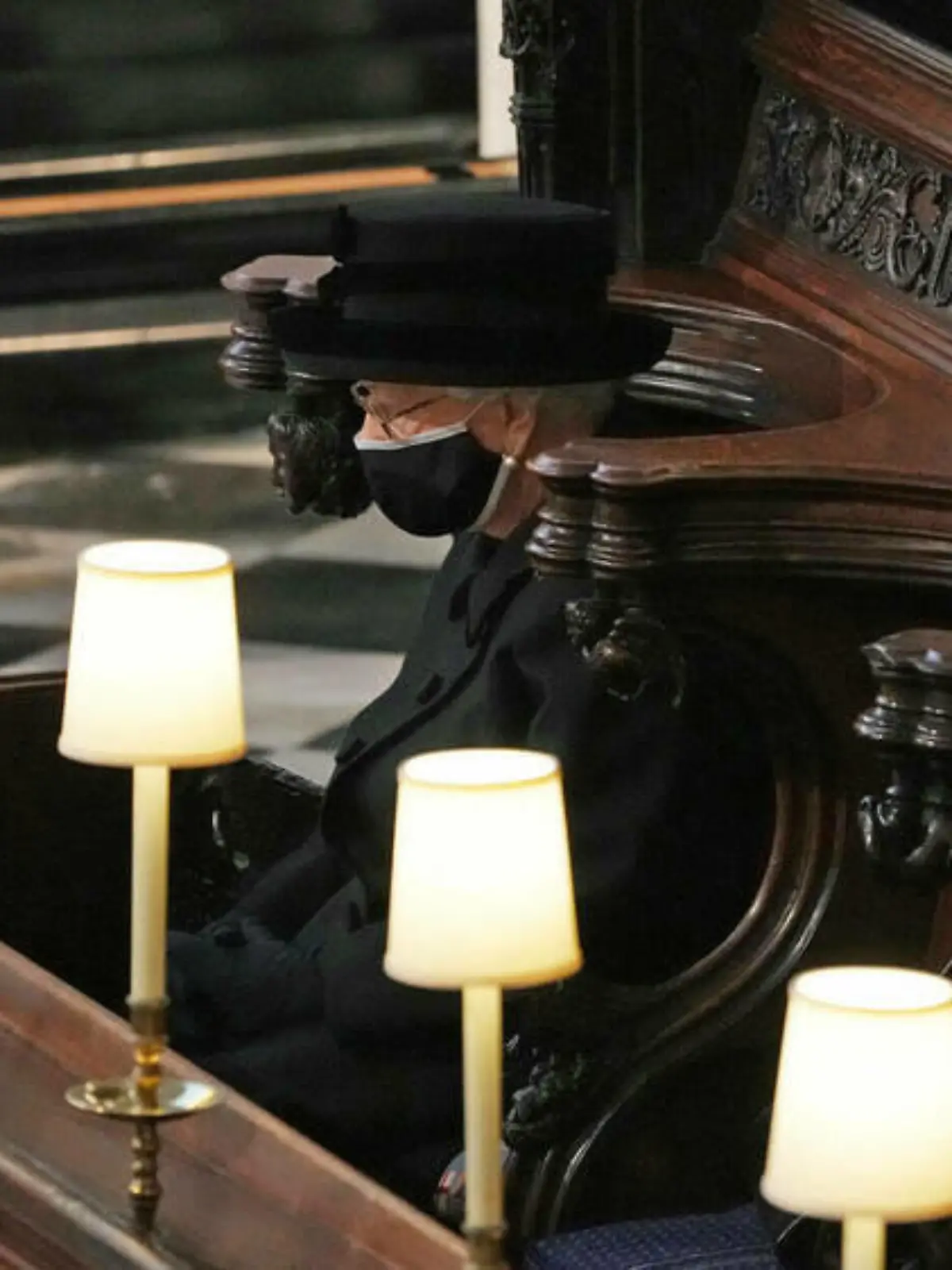 Queen Elizabeth II.: Bilder der einsamen Königin berühren die Nation