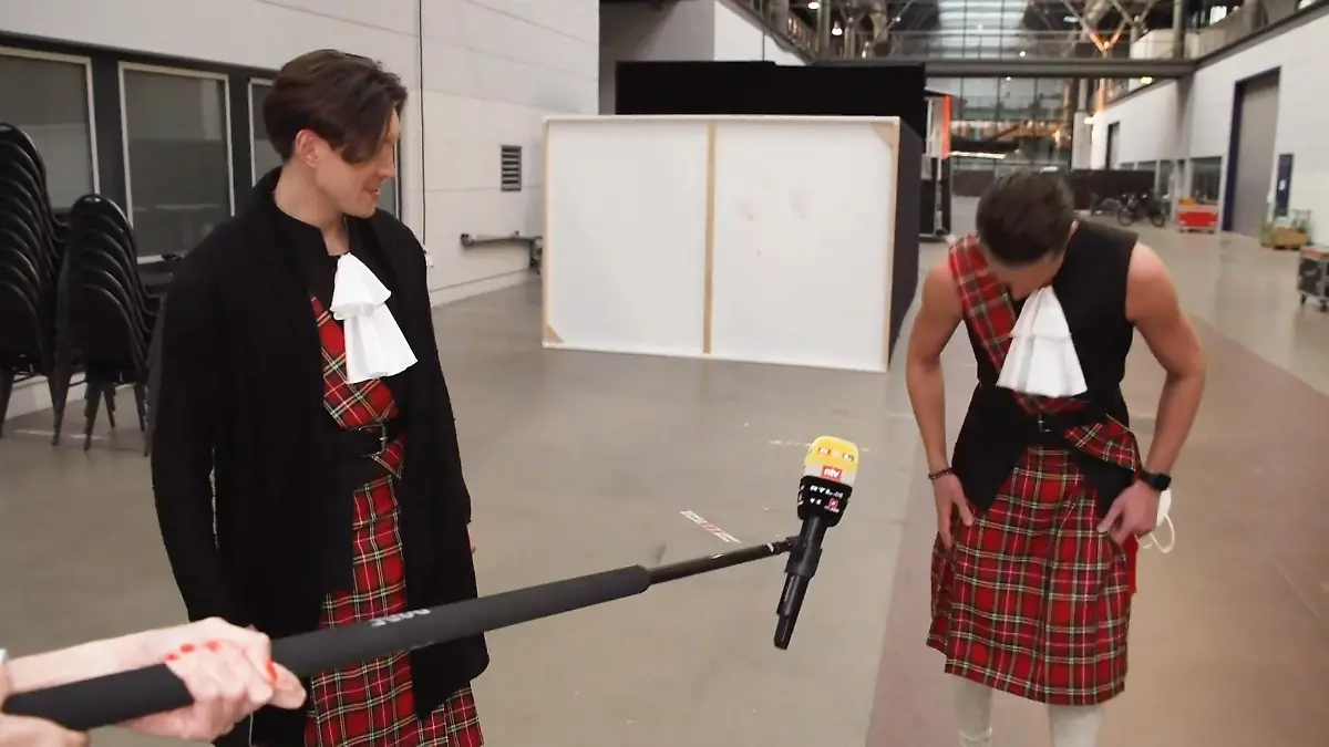 Haben die Profitänzer was unter ihren Schottenröcken? "Fühlt sich leicht und luftig an"