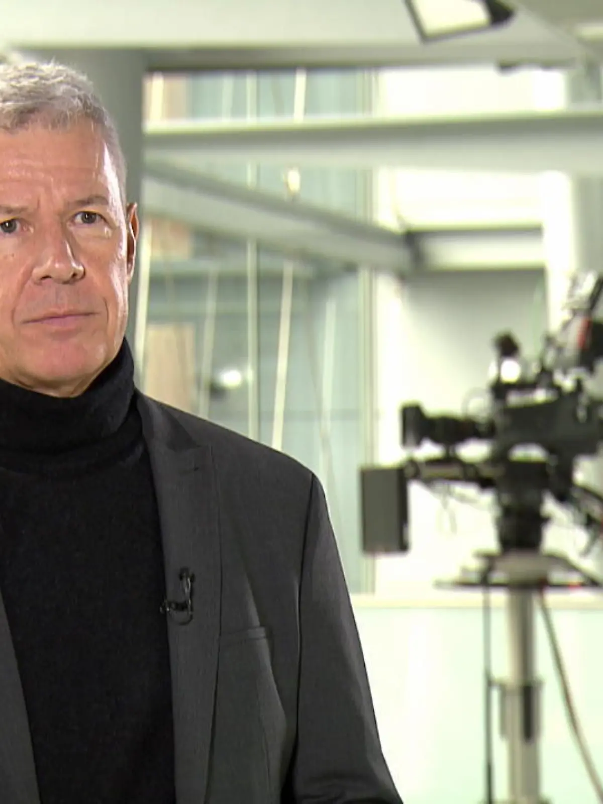 Journalisten wird immer wieder vorgeworfen, ferngesteuert zu sein. Wie steht RTL Aktuell-Moderator Peter Kloeppel zu dem Vorwurf?