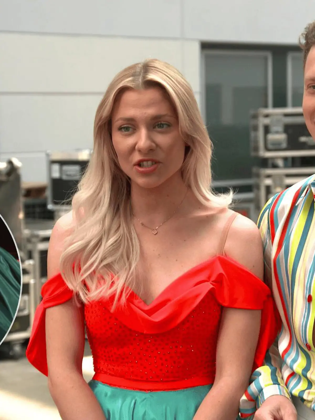Bild zu: "Beim Jive sackt Valentina Pahde zusammen"