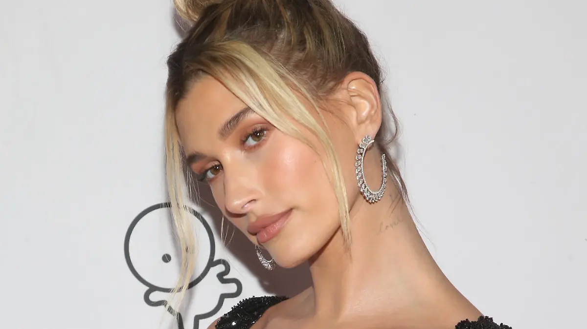 Guests arriving at the premiere of the TV show 'Justin Bieber: Seasons' at the Regency Bruin Theatre on January 27 2020 in Los Angeles, Ca.

Pictured: Justin Bieber,Hailey Bieber
Ref: SPL5143657 270120 NON-EXCLUSIVE
Picture by: SplashNews.com

Splash News and Pictures
Los Angeles: 310-821-2666
New York: 212-619-2666
London: +44 (0)20 7644 7656
Berlin: +49 175 3764 166
photodesk@splashnews.com

World Rights, No France Rights, No United Kingdom Rights
