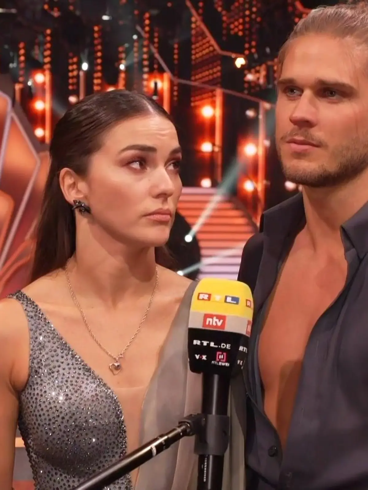 In der 6. "Let's Dance"-Show gibt's 22 Punkte für Rúrik und Renata. Keine schlechte Wertung, aber trotzdem die bisher schwächste Leistung des Paars. Wie gehen sie damit um?