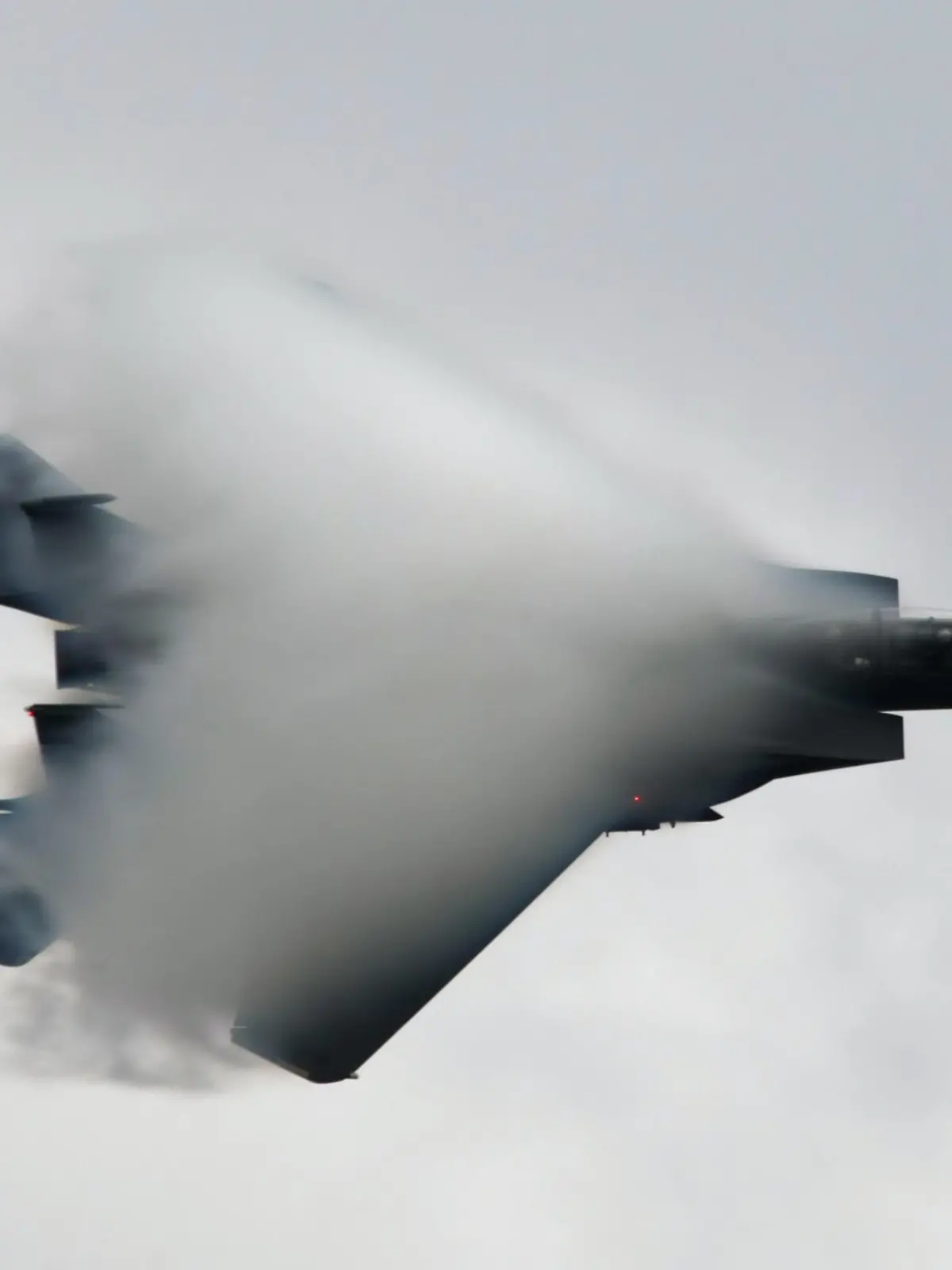ITAR-TASS: ZHUKOVSKY, MOSCOW REGION, RUSSIA. AUGUST 20, 2011. US Air Force F15 jet fighter breaks the sound barrier during a demonstration flight at the 2011 MAKS International Aerospace Show in Zhukovsky. (Photo ITAR-TASS / Marina Lystseva)