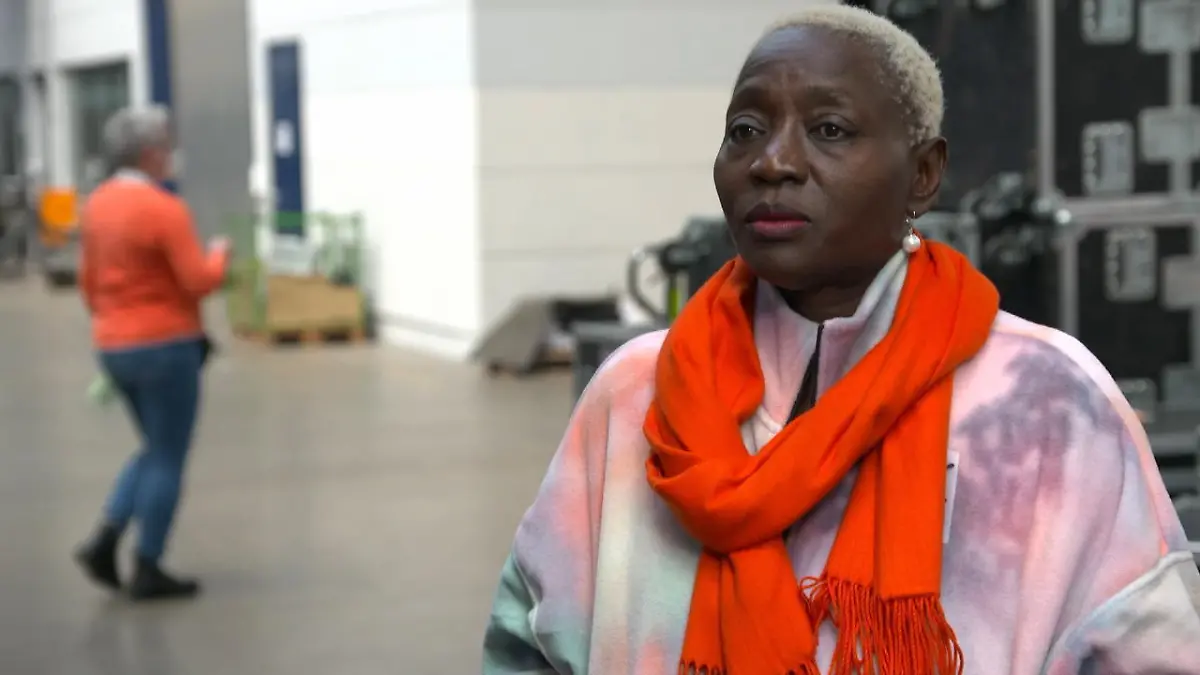 Warum Auma Obama trotzdem tanzen wird Trauer um ihre Oma und Mutter
