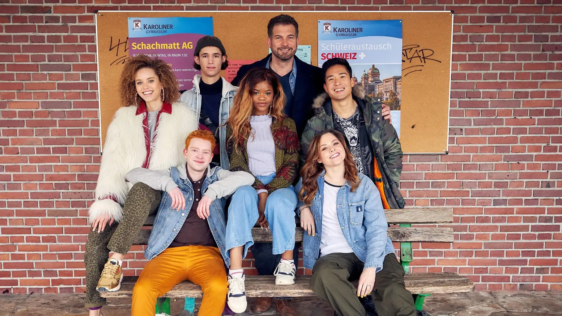 David und sein G-Kurs: (v.l.) Tamika (Taynara Wolf), Andres (Jonah Rausch), Klaus (Loic Lopes), Elani (Melodie Wakivuamina), David (Simon Böer), Betty (Yvonne Pferrer), Kiko (Jan Liem)