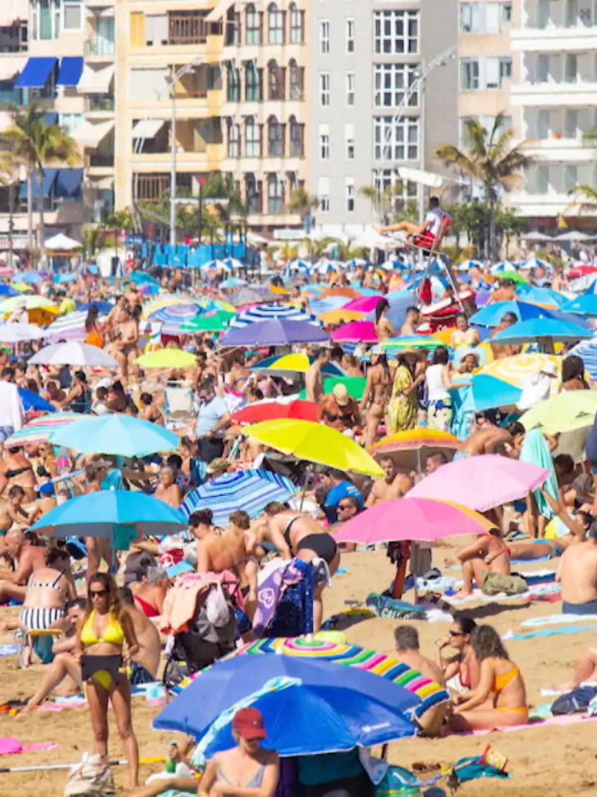 Bild zu: "Strände auf Gran Canaria überfüllt?"