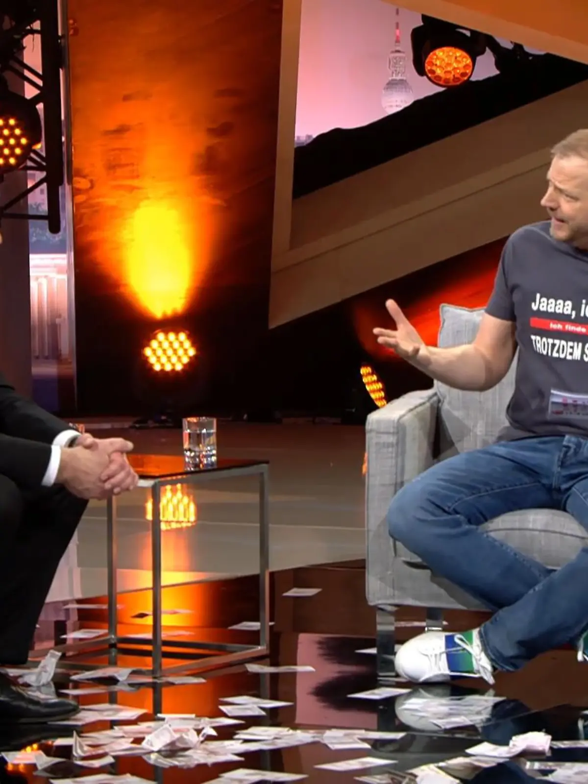 Bild zu: "Mario Barth deckt marode Schulen auf"