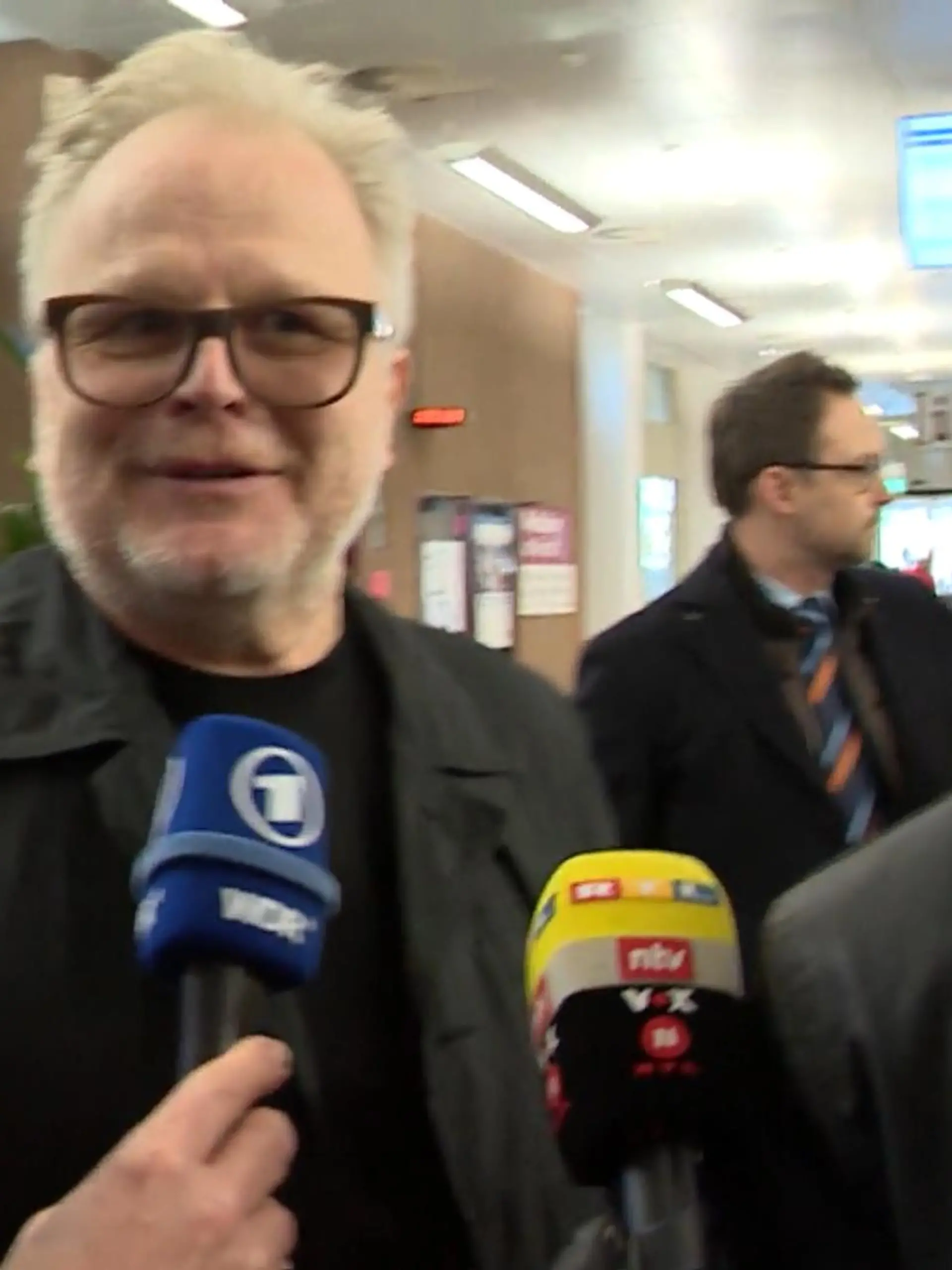 Der Sänger Herbert Grönemeyer wird 65 Jahre alt.