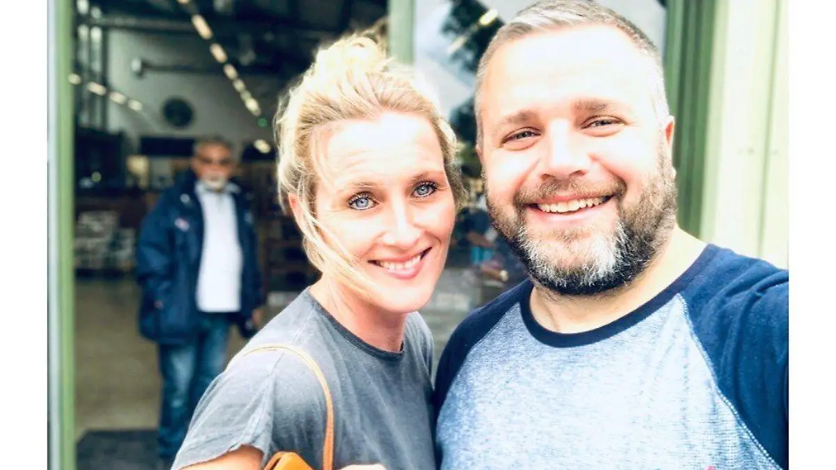 Eine Frau ohne Vagina - Ally Hensley, 39, aus Berkshire, wurde ohne Gebärmutter, Gebärmutterhals und Vagina geboren.