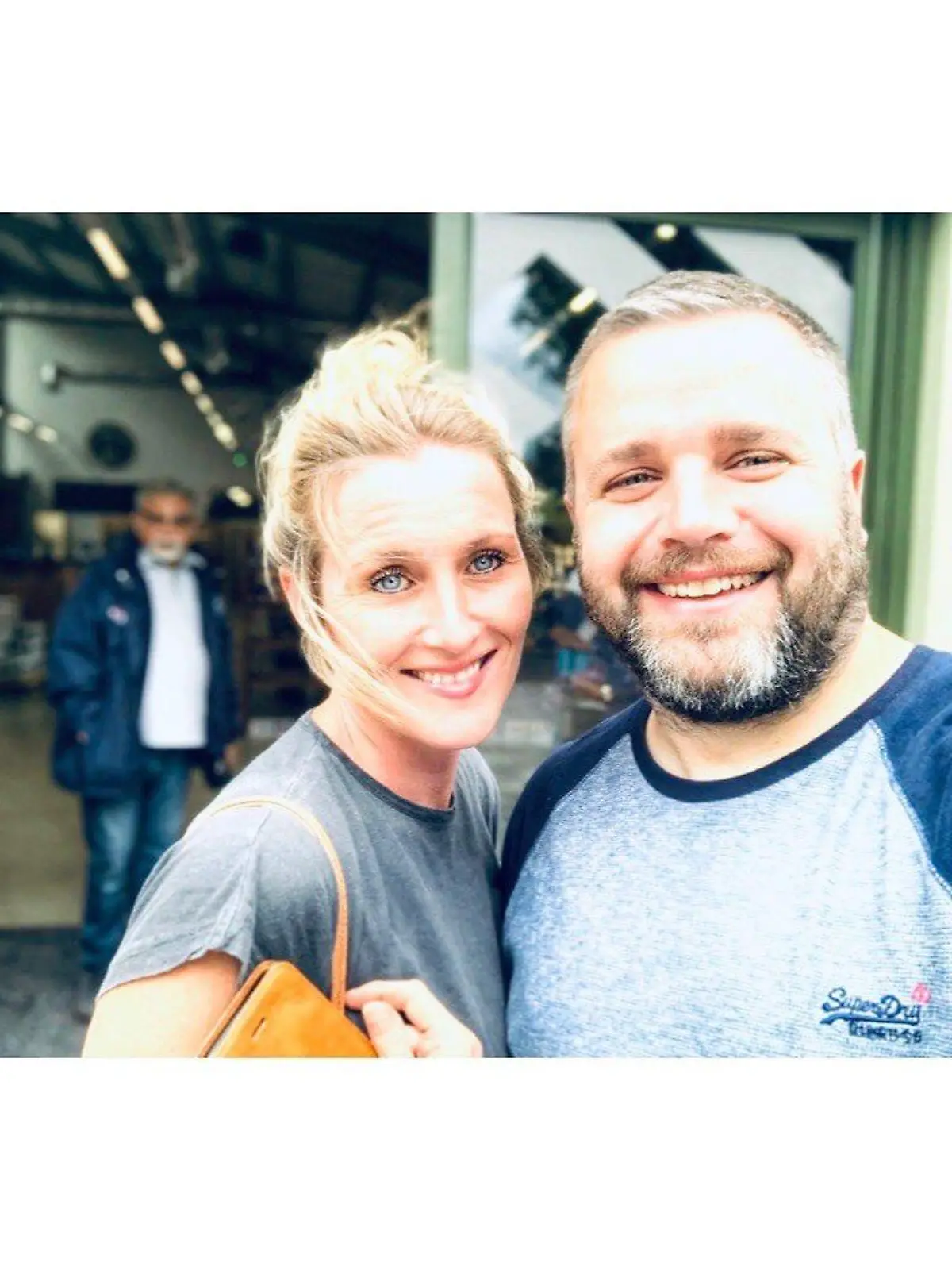 Eine Frau ohne Vagina - Ally Hensley, 39, aus Berkshire, wurde ohne Gebärmutter, Gebärmutterhals und Vagina geboren.