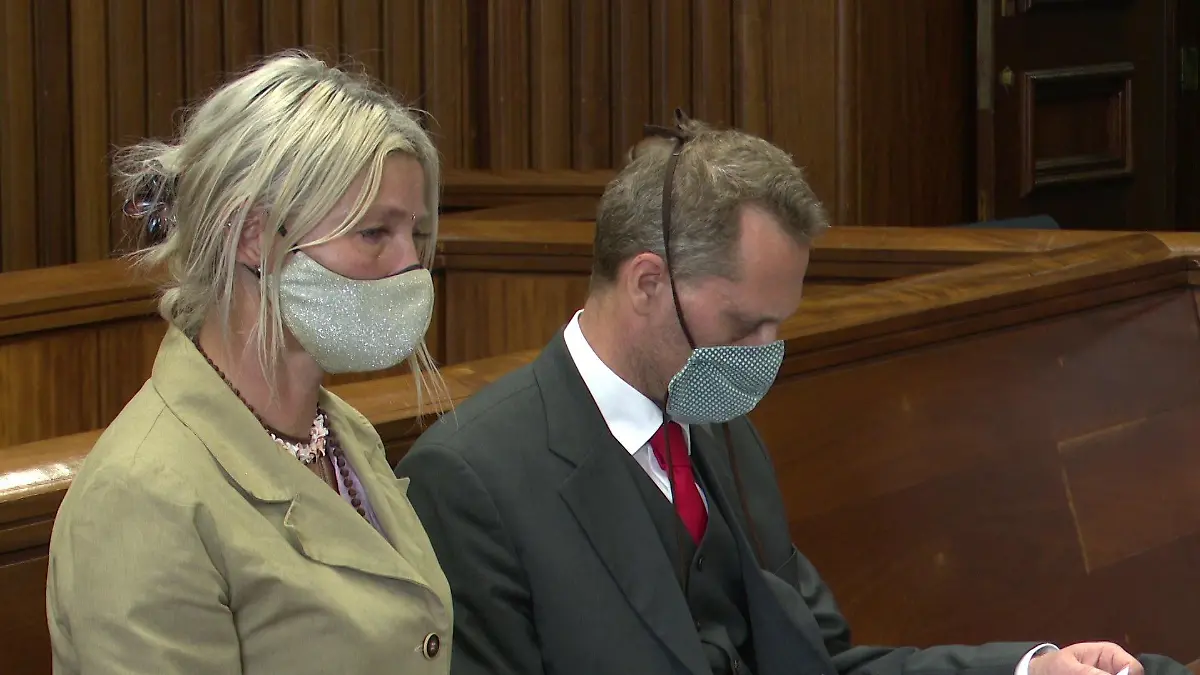 Kristina A. und Jens L. im Gerichtssaal in Port Elizabeth