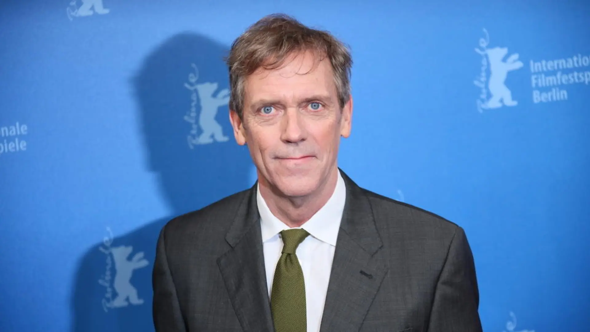 Hugh Laurie adaptiert Agatha-Christie-Roman "Ein Schritt ins Leere"