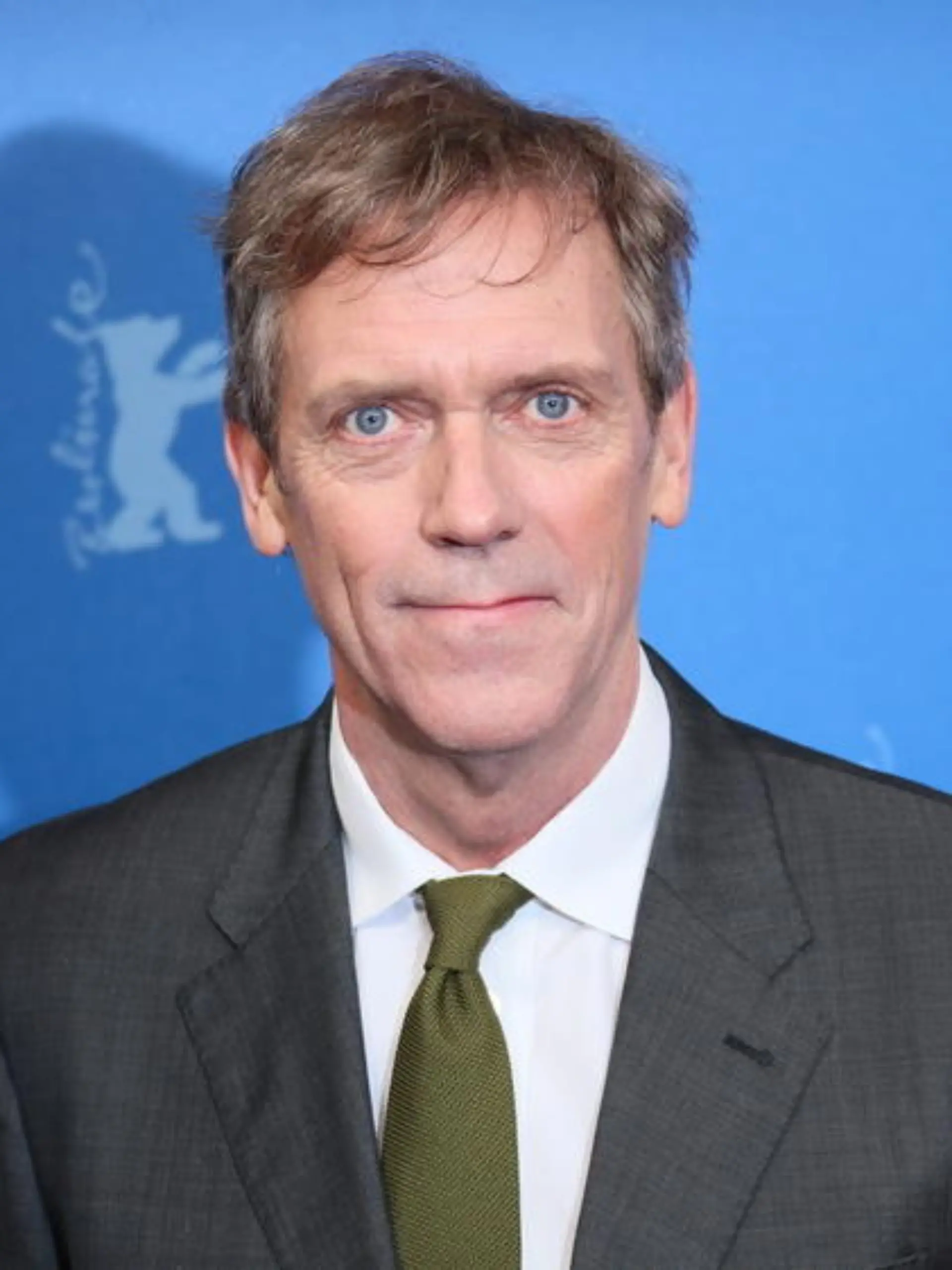 Hugh Laurie adaptiert Agatha-Christie-Roman "Ein Schritt ins Leere"