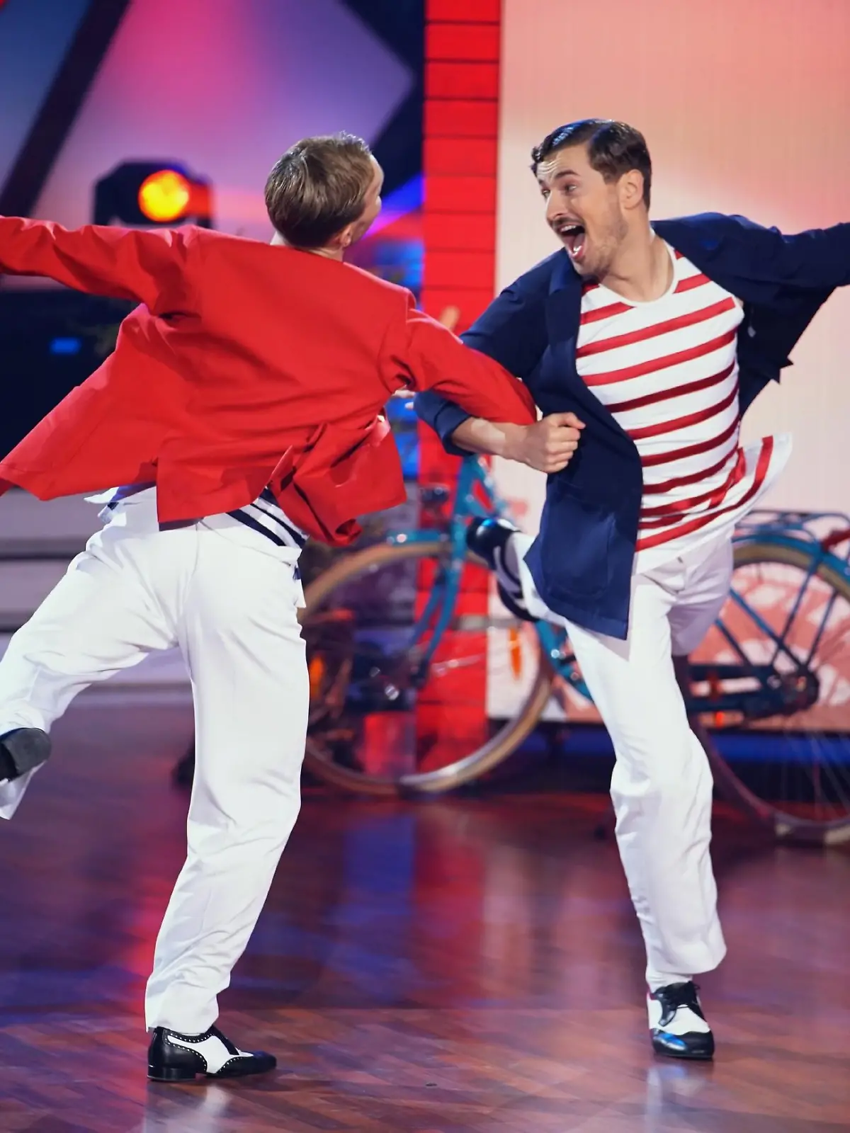 Tanzprofi Vadim Garbuzov und Ex-"Prince Charming" Nicolas Puschmann, Let's Dance 9. April 2021