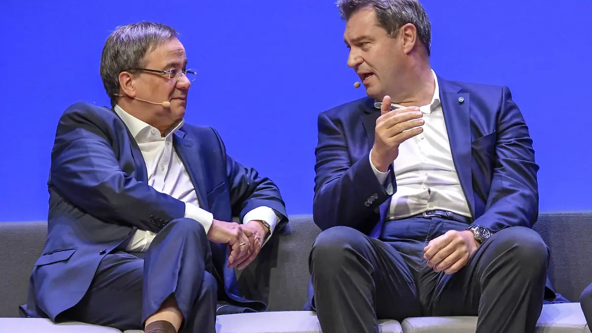  Armin Laschet und Markus Söder beim Wahlkampfauftakt der CDU und CSU zur Europawahl 2019 in der Halle Münsterland. Münster, 27.04.2019 *** Armin Laschet and Markus Söder at the start of the election campaign of the CDU and CSU for the European elections 2019 in the Halle Münsterland Münster 27 04 2019 Foto:xJ.xKrickx/xFuturexImage