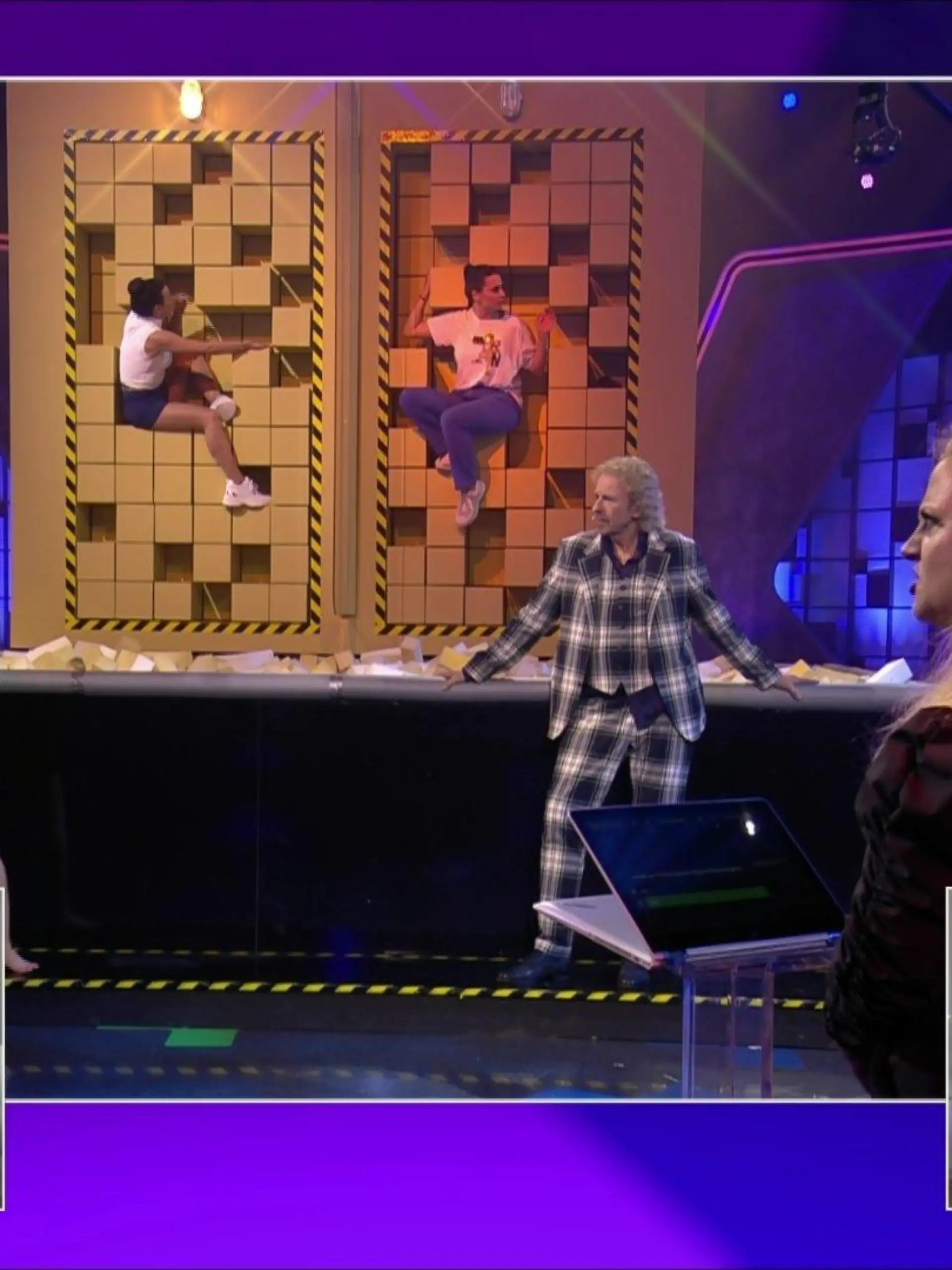 Spannendes Finale bei DSWNP: Mocki und Amira zittern an der Wand.