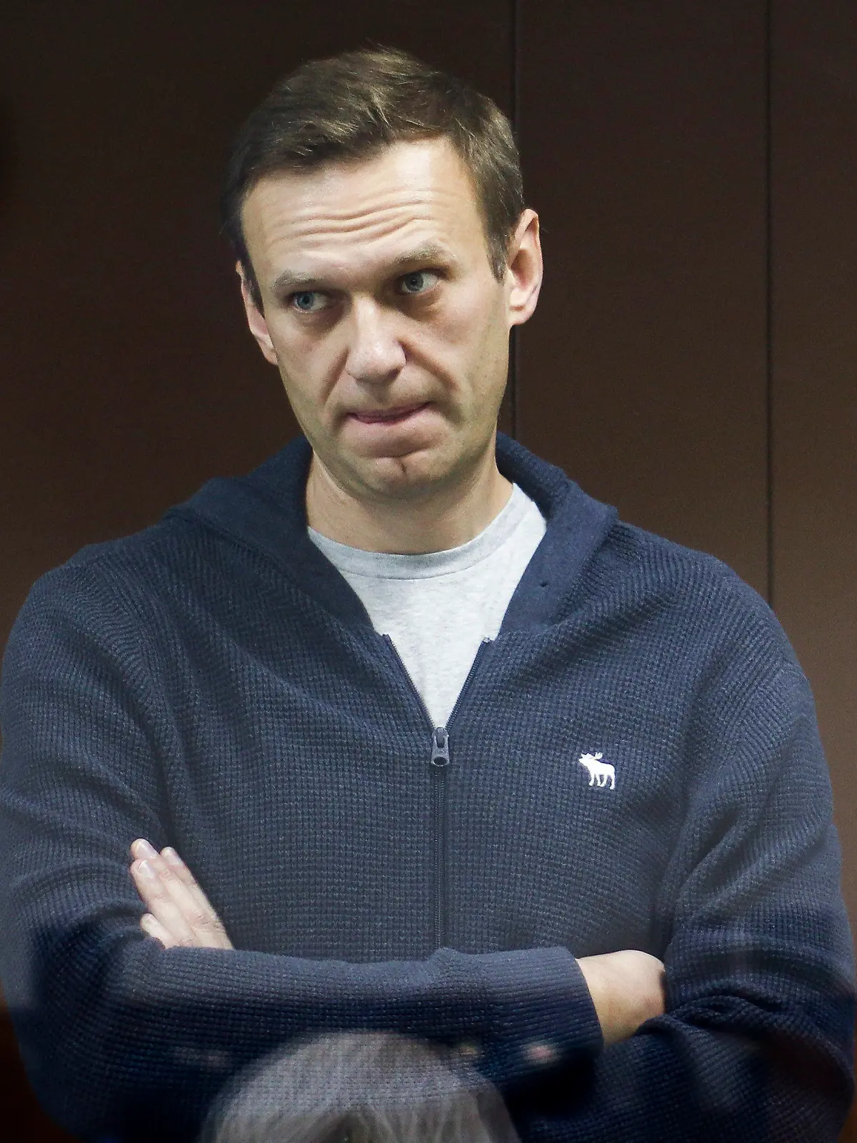 ARCHIV - 12.02.2021, Russland, Moskau: Auf diesem Foto, das vom Bezirksgericht Babuskinsky zur Verfügung gestellt wurde, steht der russische Oppositionspolitiker Alexej Nawalny hinter einer Glasscheibe während einer Anhörung vor dem Bezirksgericht. (zu dpa «Nawalny: Gesundheitszustand im Straflager weiter verschlechtert») Foto: -/Babuskinsky District Court/AP/dpa - ACHTUNG: Nur zur redaktionellen Verwendung im Zusammenhang mit der aktuellen Berichterstattung und nur mit vollständiger Nennung des vorstehenden Credits +++ dpa-Bildfunk +++
