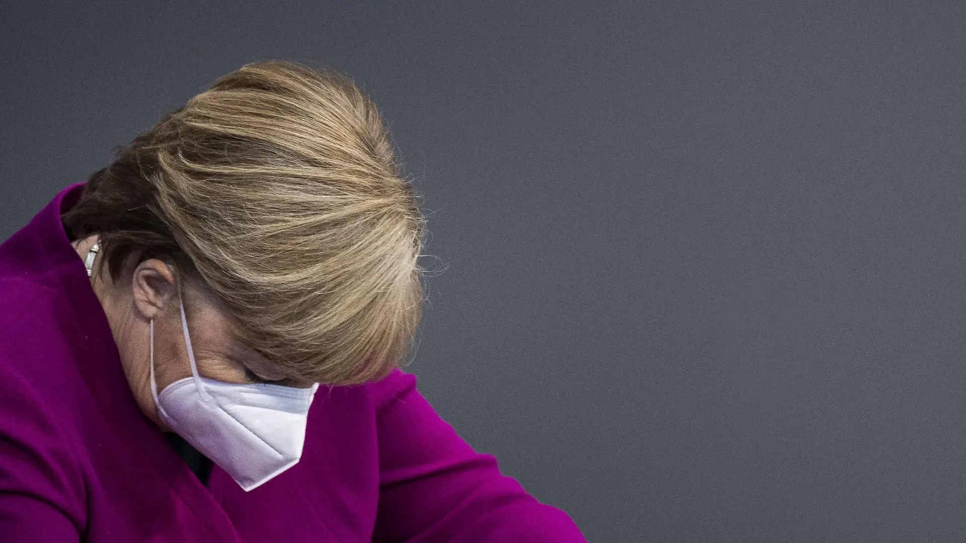  Angela Merkel, Bundeskanzlerin, aufgenommen vor einer Regierungserklaerung im Deutschen Bundestag in Berlin, 25.03.2021. Bundeskanzlerin Merkel spricht in ihrer Regierungserklaerung ueber den Europaeischen Rat sowie zu den Beschluessen der Ministerpraesidentenkonferenz zur Bewaeltigung der Corona-Pandemie. Berlin Deutschland *** Angela Merkel, German Chancellor, recorded before a government statement in the German Bundestag in Berlin, 25 03 2021 Chancellor Merkel speaks in her government statement about the European Council as well as about the decisions of the Conference of Ministers to deal with the Corona Pandemic Berlin Germany Copyright: xFlorianxGaertner/photothek.dex
