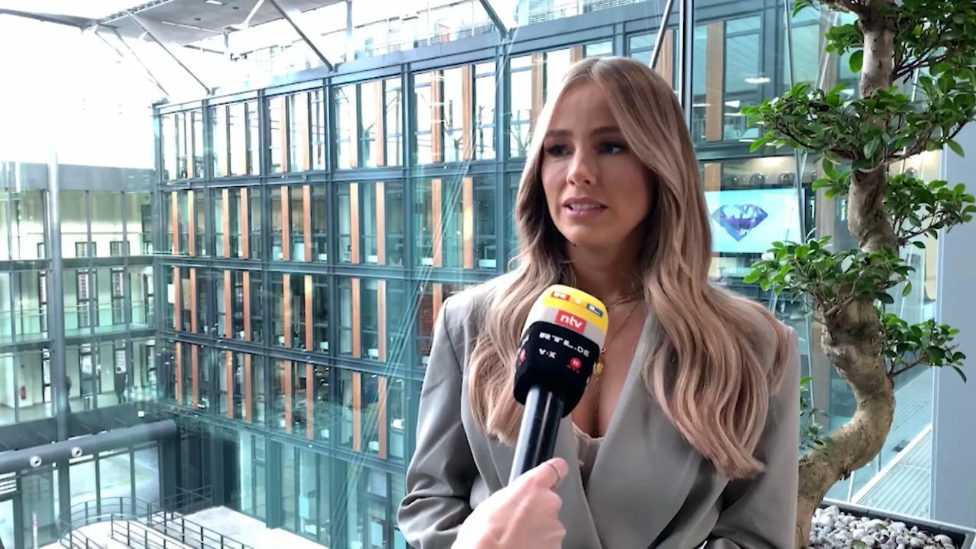 Liz Kaeber spricht über Familienplanung Baby für die Bachelor-Gewinnerin?