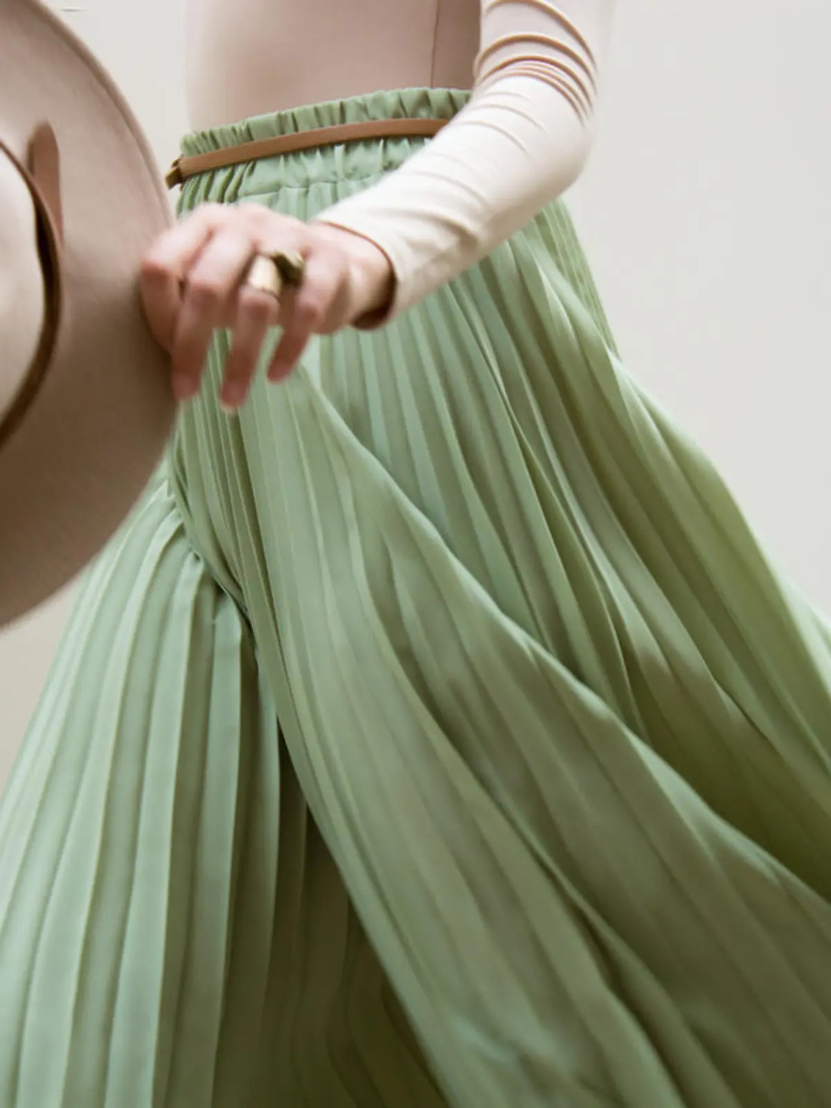 Frau mit grünem Kleid