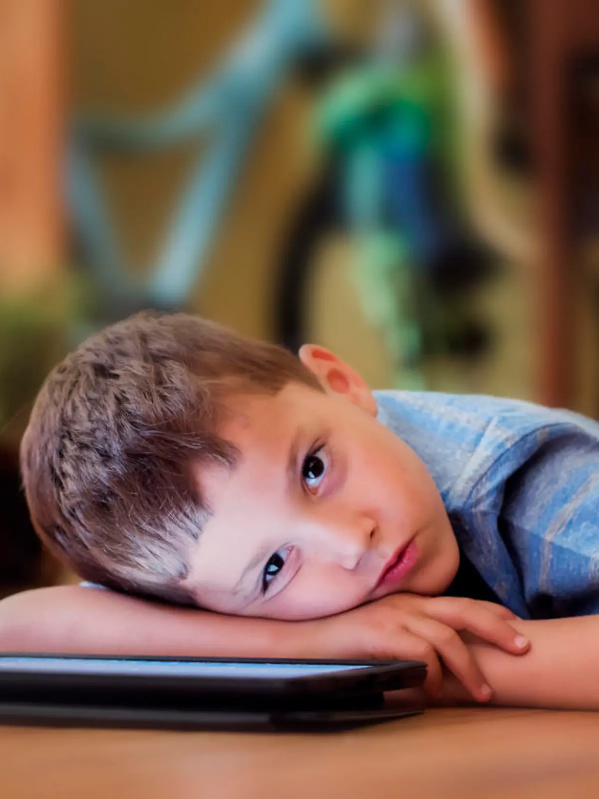Kindern schadet zu viel Bildschirmzeit im Lockdown enorm.