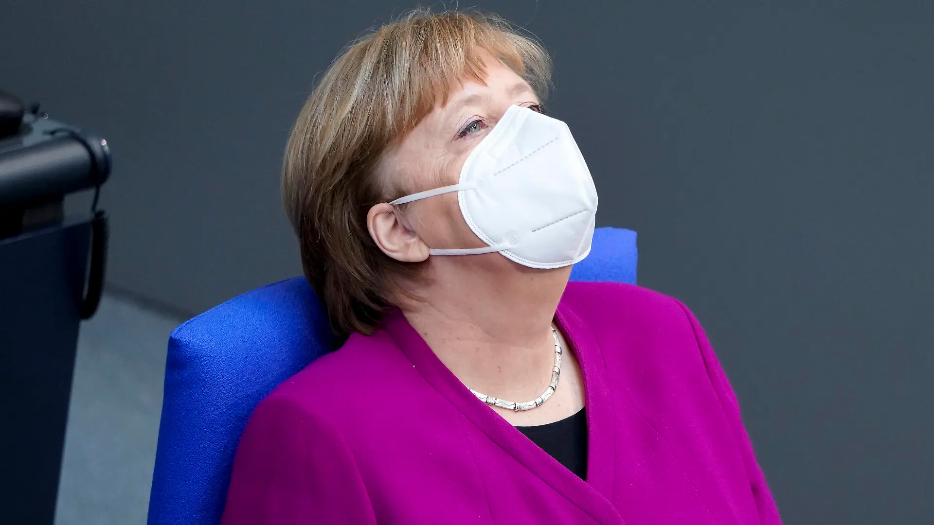 218. Bundestagssitzung - Debatte und Sitzung Aktuell, 25.03.2021, Berlin, Angela Merkel die Bundeskanzlerin der Bundesrepublik Deutschland im Portrait auf der Regierungsbank bei der Debatte zum Thema Regierungserklaerung zum Europaeischen Rat bei der 218. Sitzung des Deutschen Bundestag in Berlin Berlin Berlin Deutschland *** 218 Bundestag Session Debate and Session Current, 25 03 2021, Berlin, Angela Merkel the Chancellor of the Federal Republic of Germany in portrait on the government bench during the debate on the topic Government Statement on the European Council at the 218 Session of the German Bundestag in Berlin Berlin Germany