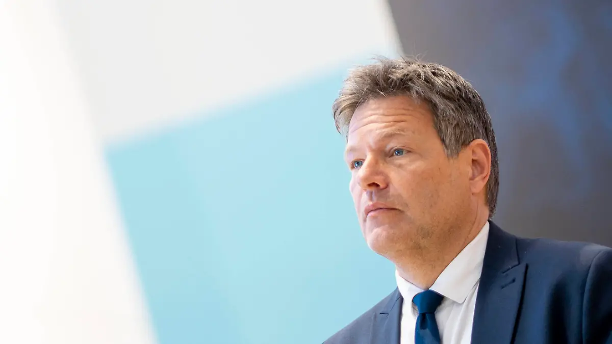 Hannover Messe 2023 Hannover Messe 2023 Besuch und Rundgang von Bundeswirtschaftsminister Robert Habeck Hannover Messe 2023 Hannover Messe 2023 Besuch und Rundgang von Bundeswirtschaftsminister Robert Habeck , Hannover Niedersachsen Deutschland Messegelände *** Hannover Messe 2023 Hannover Messe 2023 Visit and tour by Federal Minister of Economics Robert Habeck Hannover Messe 2023 Hannover Messe 2023 Visit and tour by Federal Minister of Economics Robert Habeck , Hannover Lower Saxony Germany Exhibition Grounds