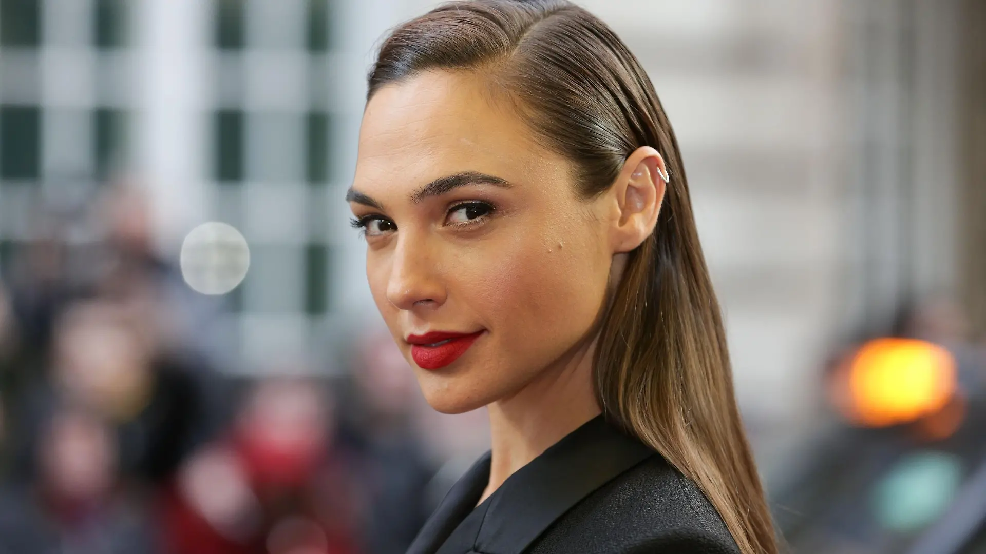 Criminal premiere - London. Gal Gadot at the UK Premiere of Criminal at the Curzon Mayfair Cinema in London. Picture date: Thursday April 7, 2016. Photo credit should read: Daniel Leal-Olivas/PA Wire URN:26010379 |