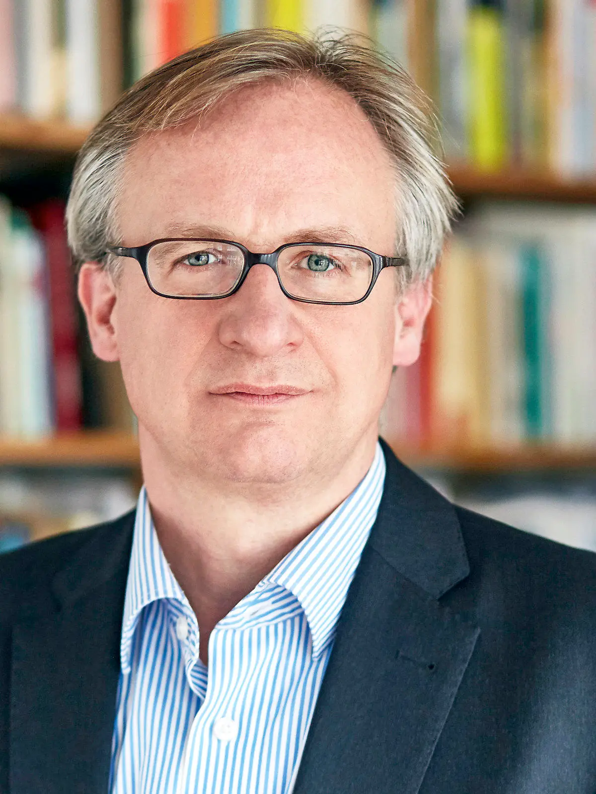 Albrecht von Lucke ist Politikwissenschaftler.